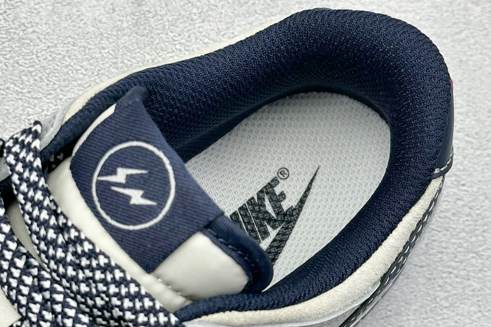 240 XC版Nk SB Dunk Low 闪电联名 素描藏蓝勾 周年高端定制 低帮休闲板鞋 DJ2024-107-Chinese UA Cheap High Quatity Brand Clothes Bags handbags Sneakers wholesale wholesaler seller from China Factory suppliers Fashion Clothing Shoes best Quality Beautiful Price 240 XC版Nk SB Dunk Low 闪电联名 素描藏蓝勾 周年高端定制 低帮休闲板鞋 DJ2024-107