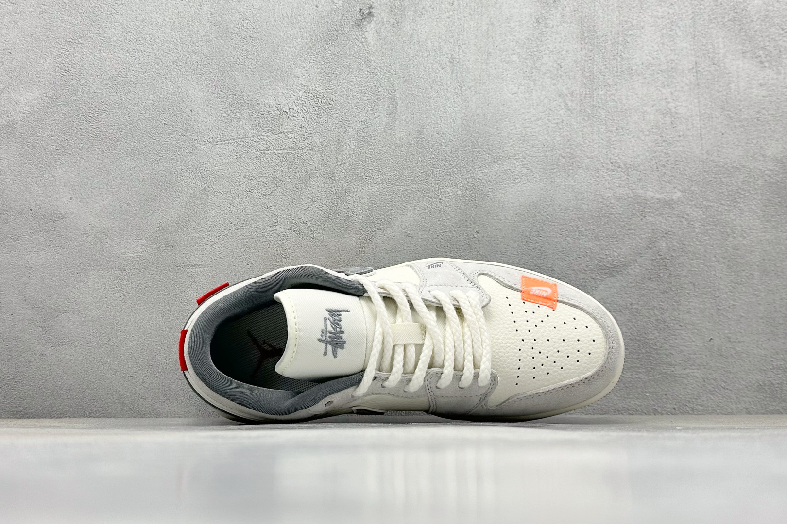 280 XC版Air Jordan 1 Low AJ1 乔1 斯图西联名 红标米灰猪八 高端定制 低帮复古篮球鞋 YX5066-305-Chinese UA Cheap High Quatity Brand Clothes Bags handbags Sneakers wholesale wholesaler seller from China Factory suppliers Fashion Clothing Shoes best Quality Beautiful Price 280 XC版Air Jordan 1 Low AJ1 乔1 斯图西联名 红标米灰猪八 高端定制 低帮复古篮球鞋 YX5066-305