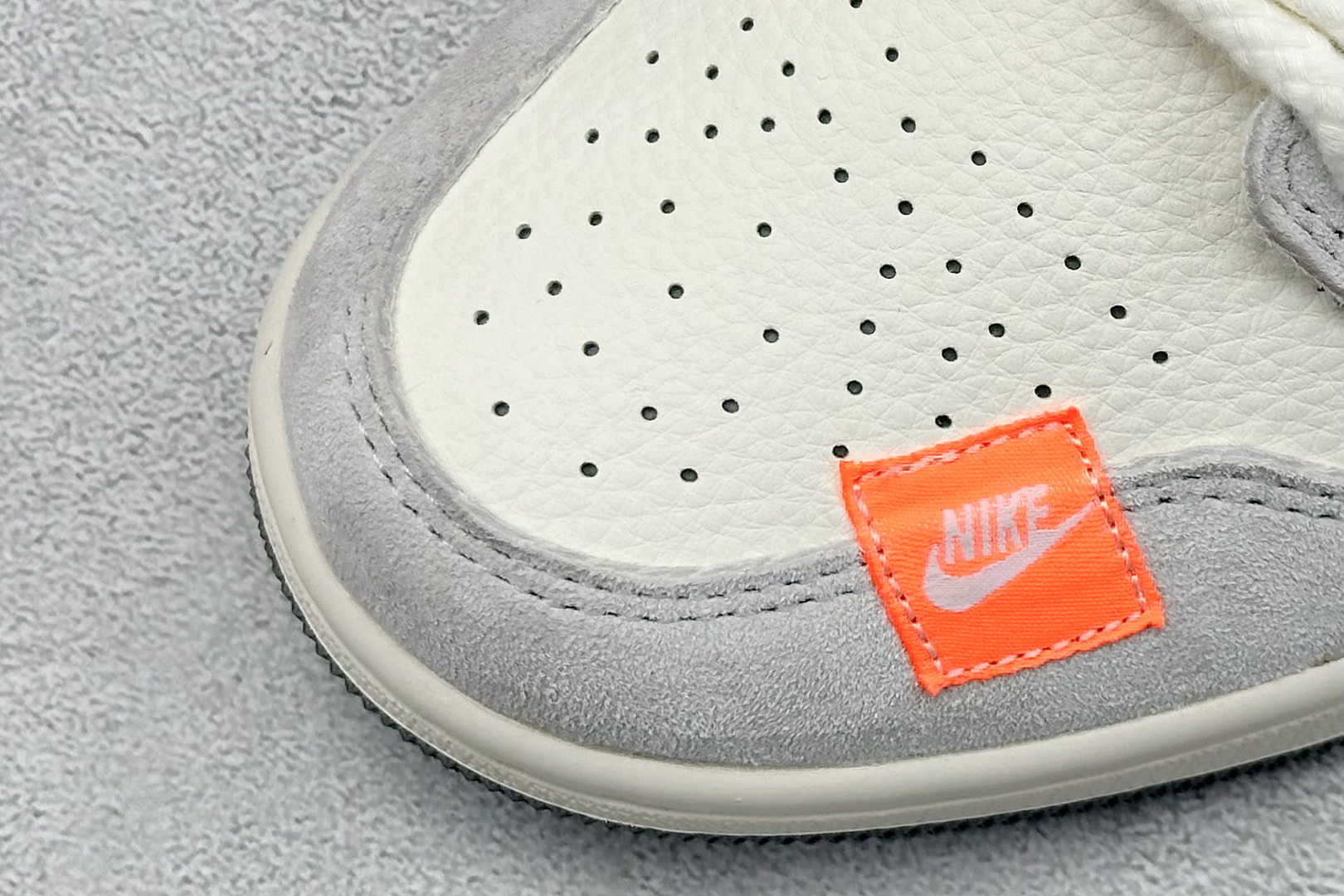 280 XC版Air Jordan 1 Low AJ1 乔1 斯图西联名 红标米灰猪八 高端定制 低帮复古篮球鞋 YX5066-305-Chinese UA Cheap High Quatity Brand Clothes Bags handbags Sneakers wholesale wholesaler seller from China Factory suppliers Fashion Clothing Shoes best Quality Beautiful Price 280 XC版Air Jordan 1 Low AJ1 乔1 斯图西联名 红标米灰猪八 高端定制 低帮复古篮球鞋 YX5066-305