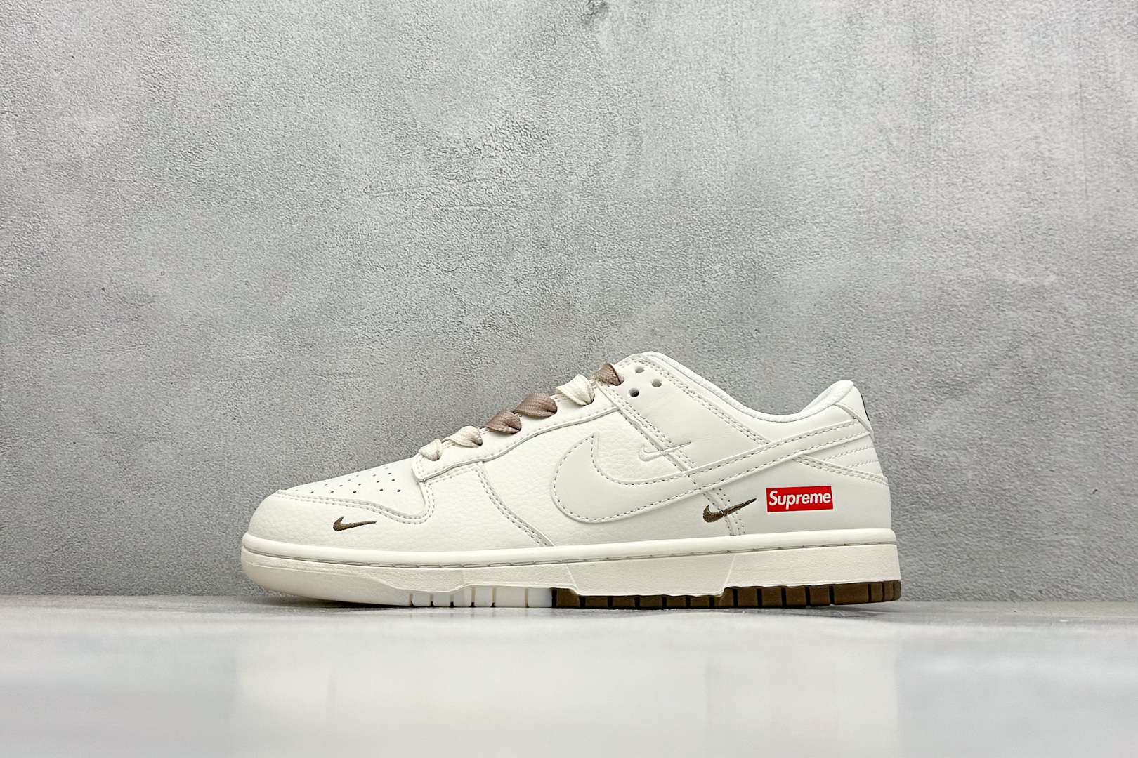 福利特价 终端放店
XC版 Nk SB Dunk Low SUP联名 周年高端定制 低帮休闲板鞋
#定