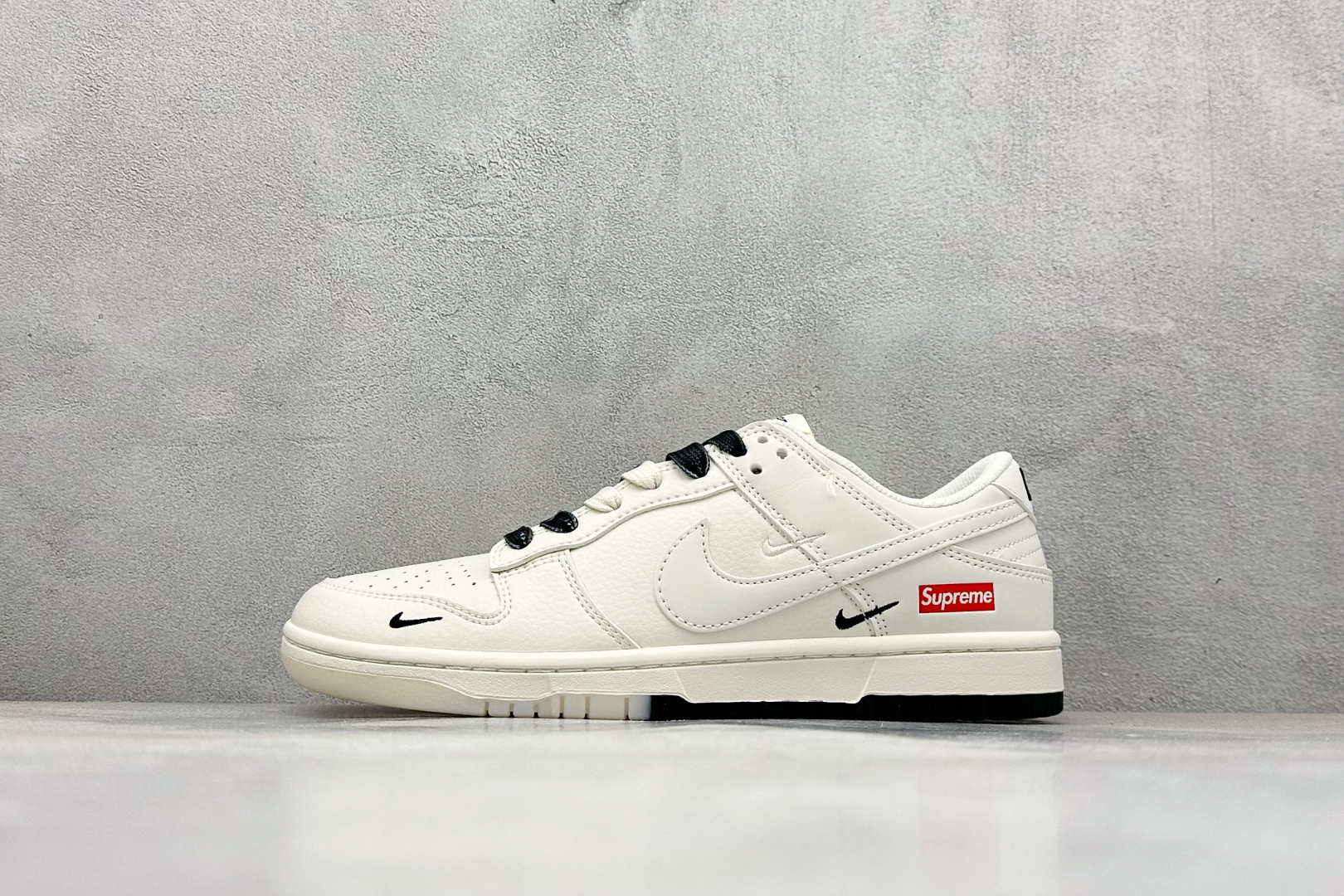 福利特价 终端放店
XC版 Nk SB Dunk Low SUP联名 周年高端定制 低帮休闲板鞋
#定