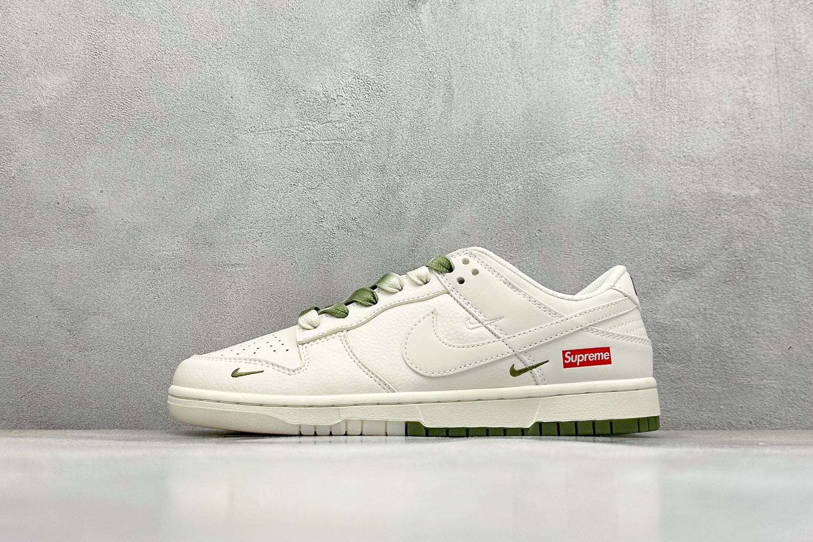 福利特价 终端放店
XC版 Nk SB Dunk Low SUP联名 周年高端定制 低帮休闲板鞋
#定
