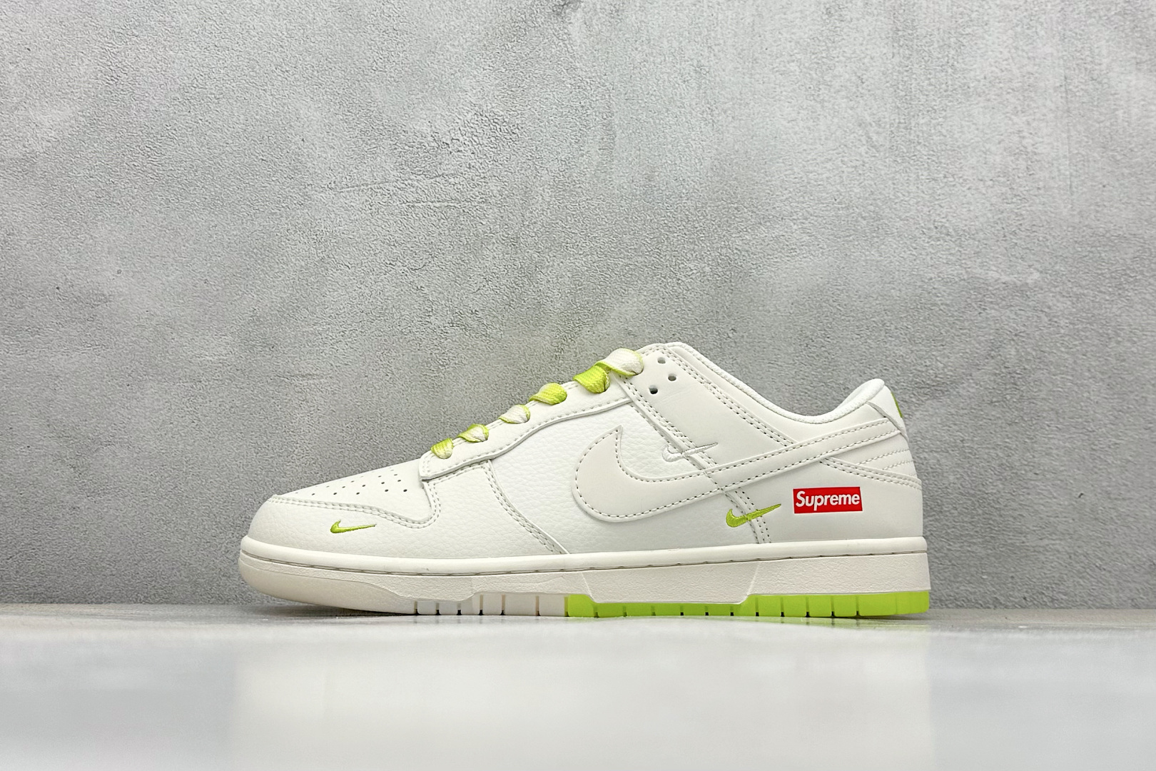 福利特价 终端放店
XC版 Nk SB Dunk Low SUP联名 周年高端定制 低帮休闲板鞋
#定
