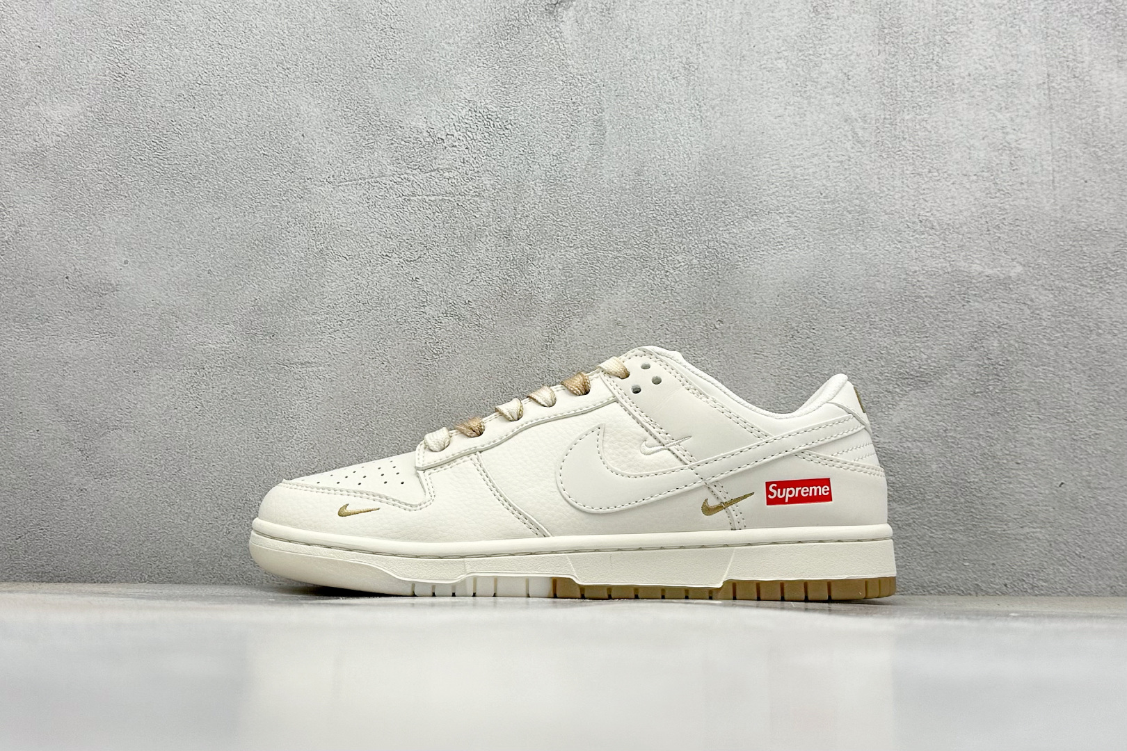 福利特价 终端放店
XC版 Nk SB Dunk Low SUP联名 周年高端定制 低帮休闲板鞋
#定