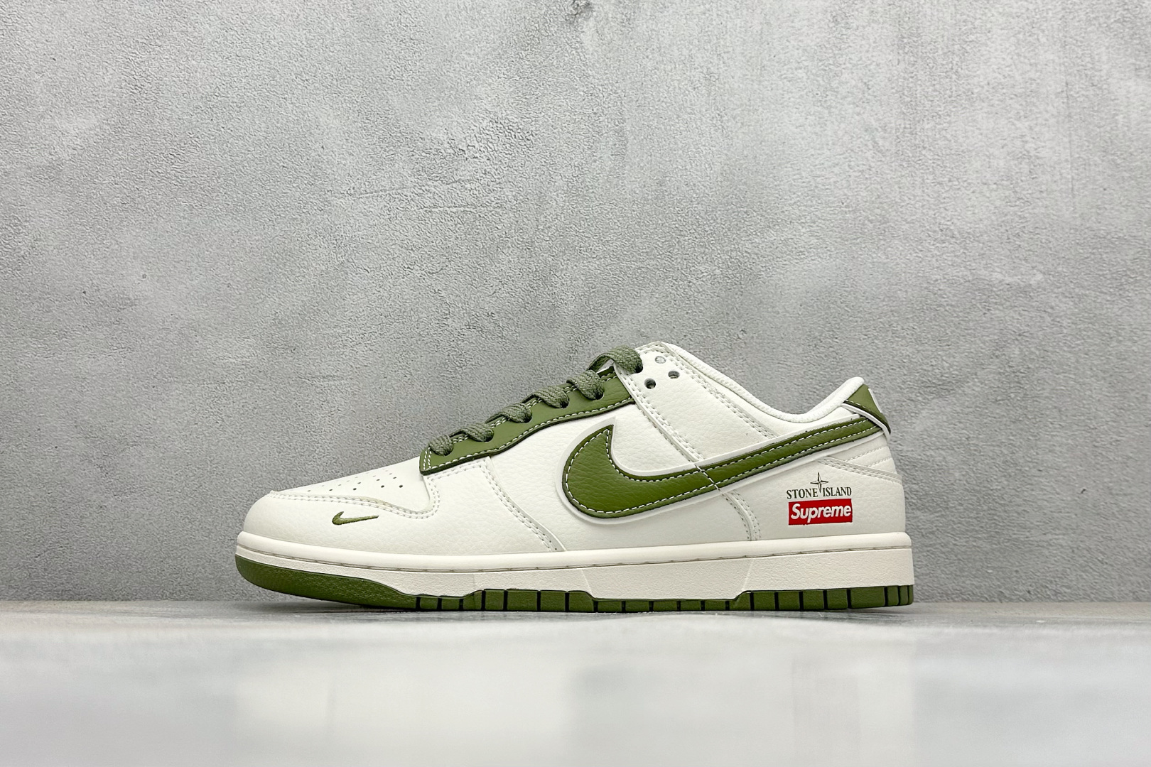 福利特价 终端放店
XC版 Nk SB Dunk Low SUP 联名 周年高端定制 低帮休闲板鞋
#