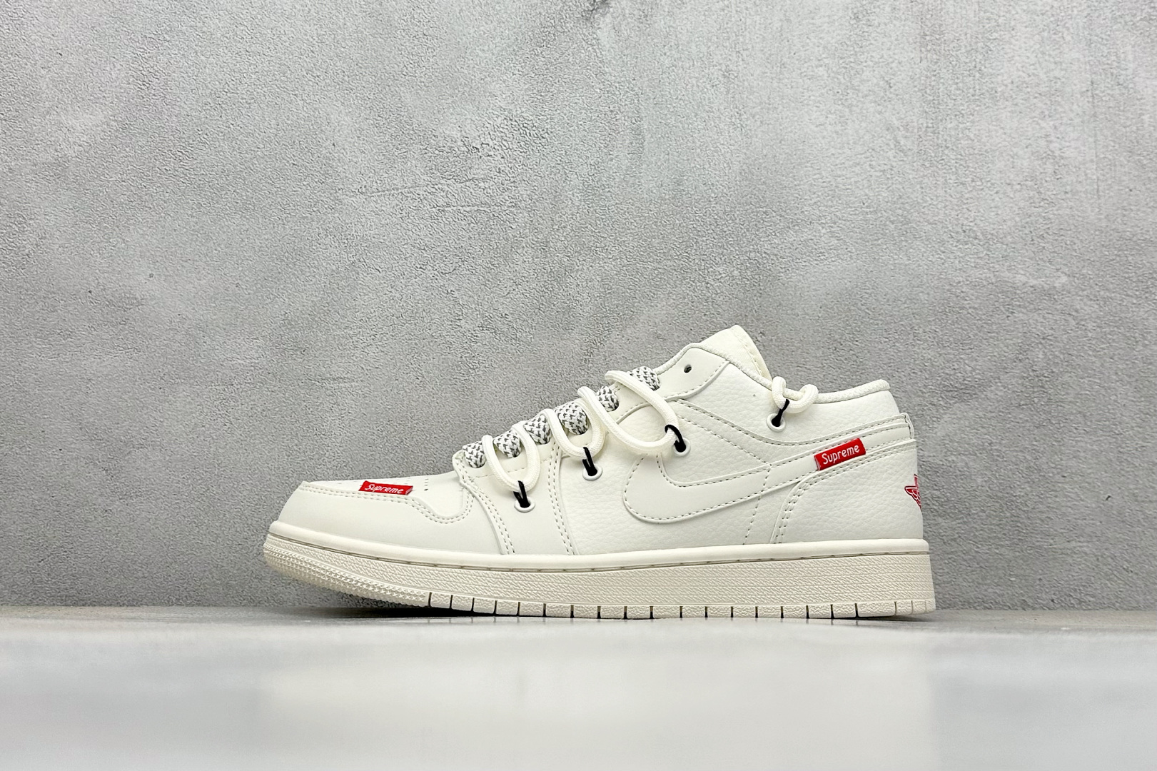 福利特价 
Air Jordan 1 Low 联名
高端定制 低帮复古篮球鞋#定制鞋盒 
大厂纯原品质出