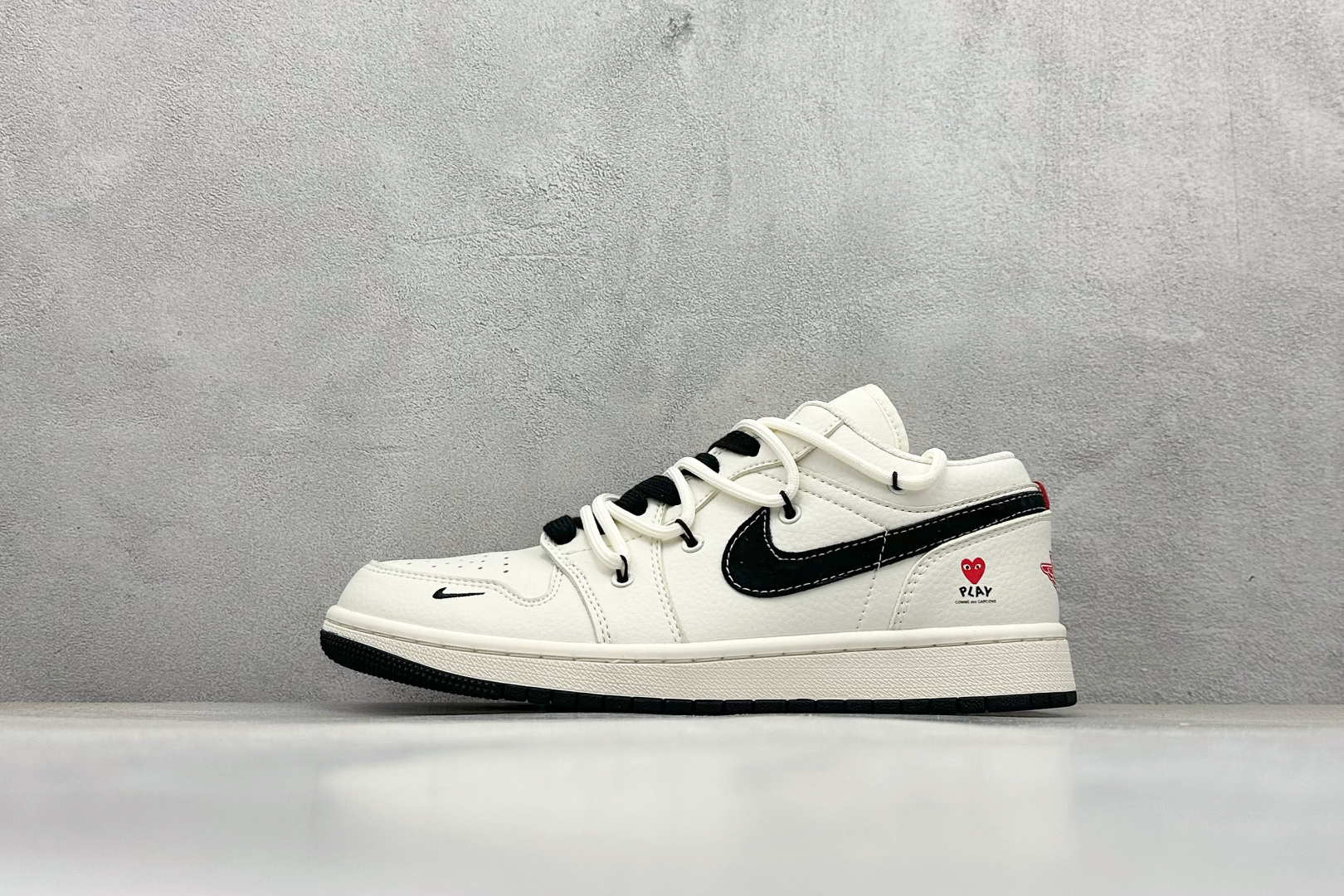 福利特价 
Air Jordan 1 Low 联名
高端定制 低帮复古篮球鞋#定制鞋盒 
大厂纯原品质出