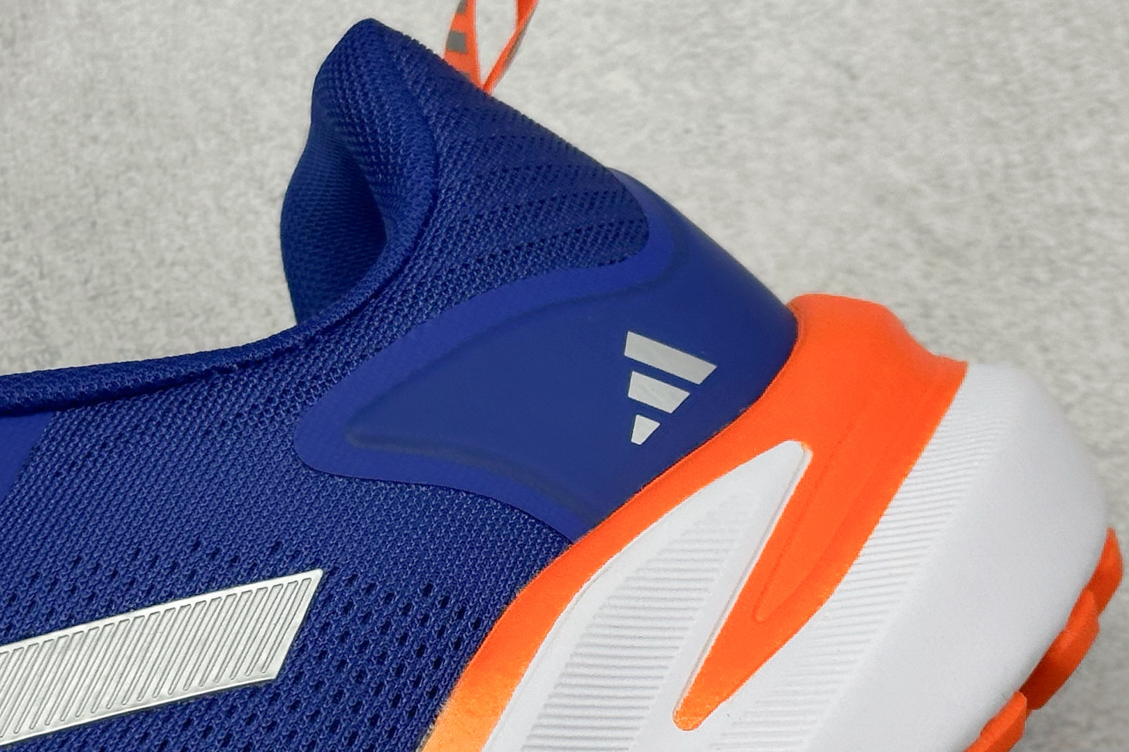 180 AD Supernova Rise 阿迪全新休闲轻跑鞋 D68968