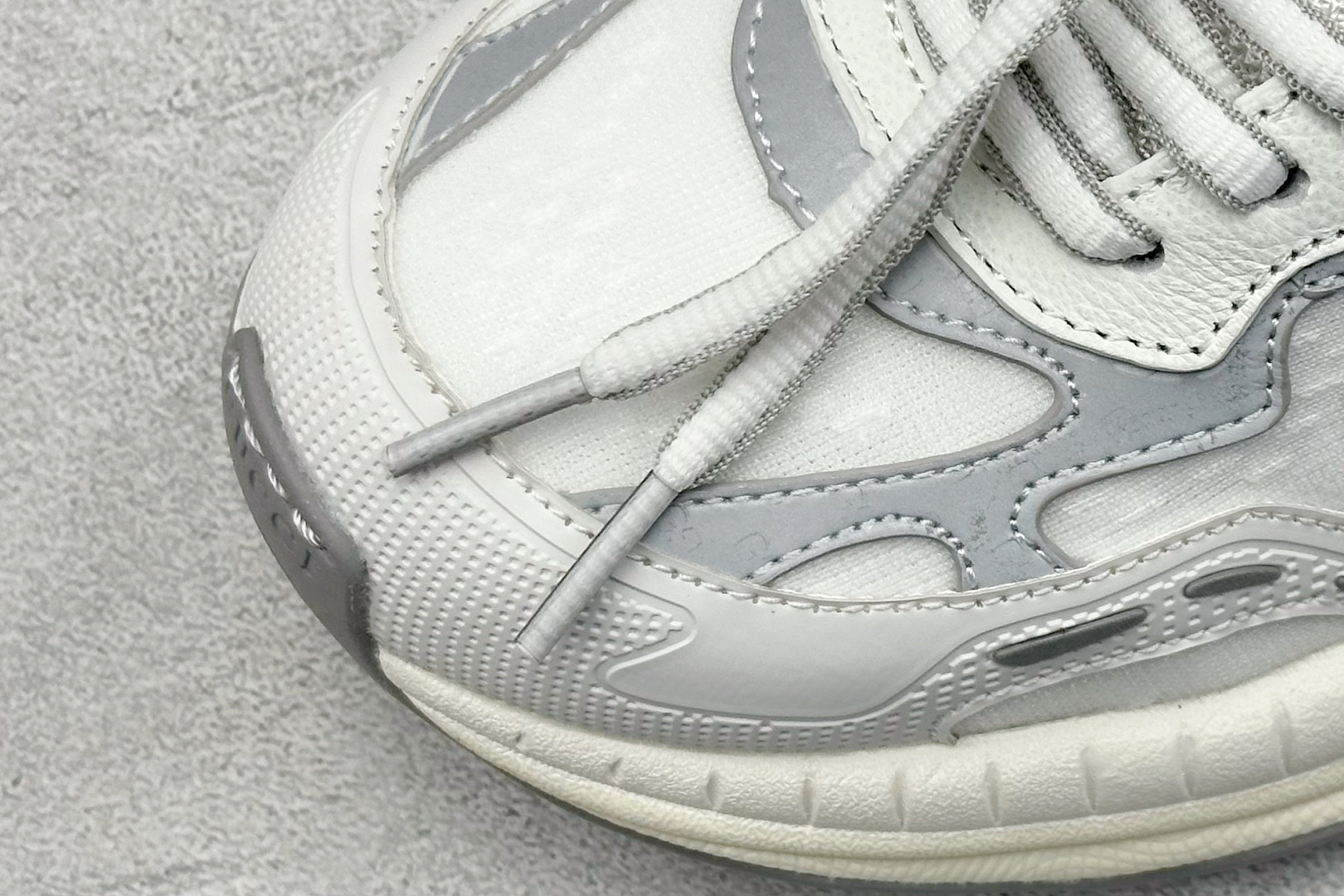 380 Gucci Rhyton Vintage 古驰皮革角状复古老爹休闲运动慢跑鞋