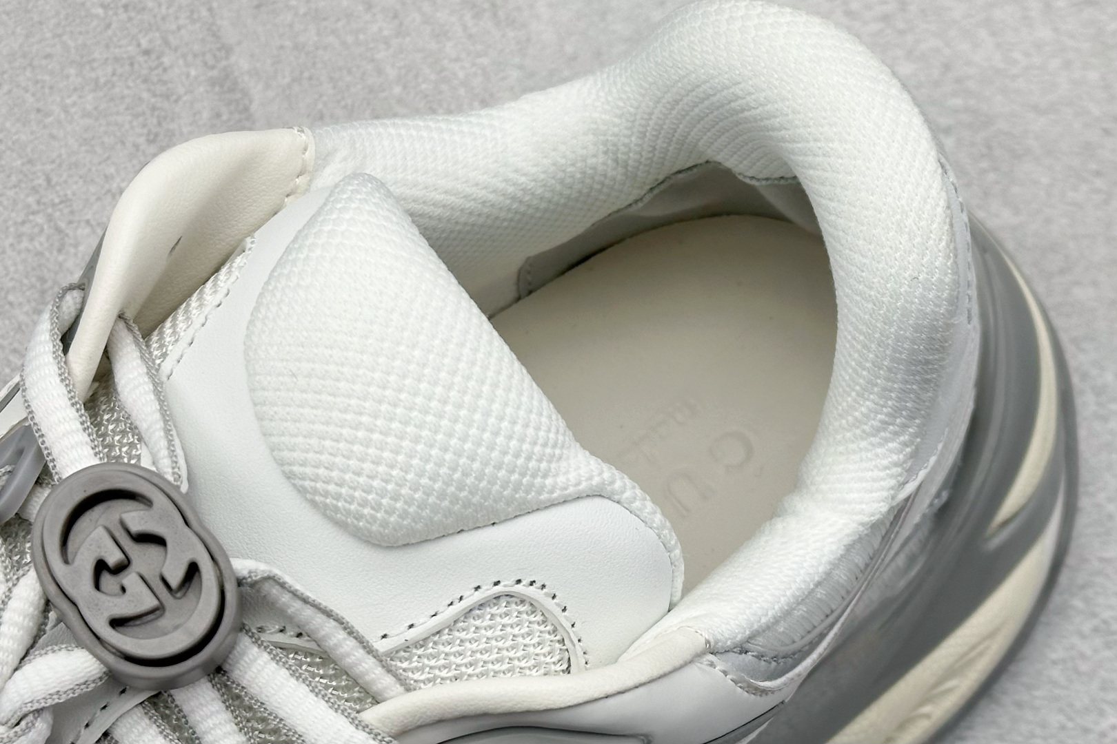 380 Gucci Rhyton Vintage 古驰皮革角状复古老爹休闲运动慢跑鞋