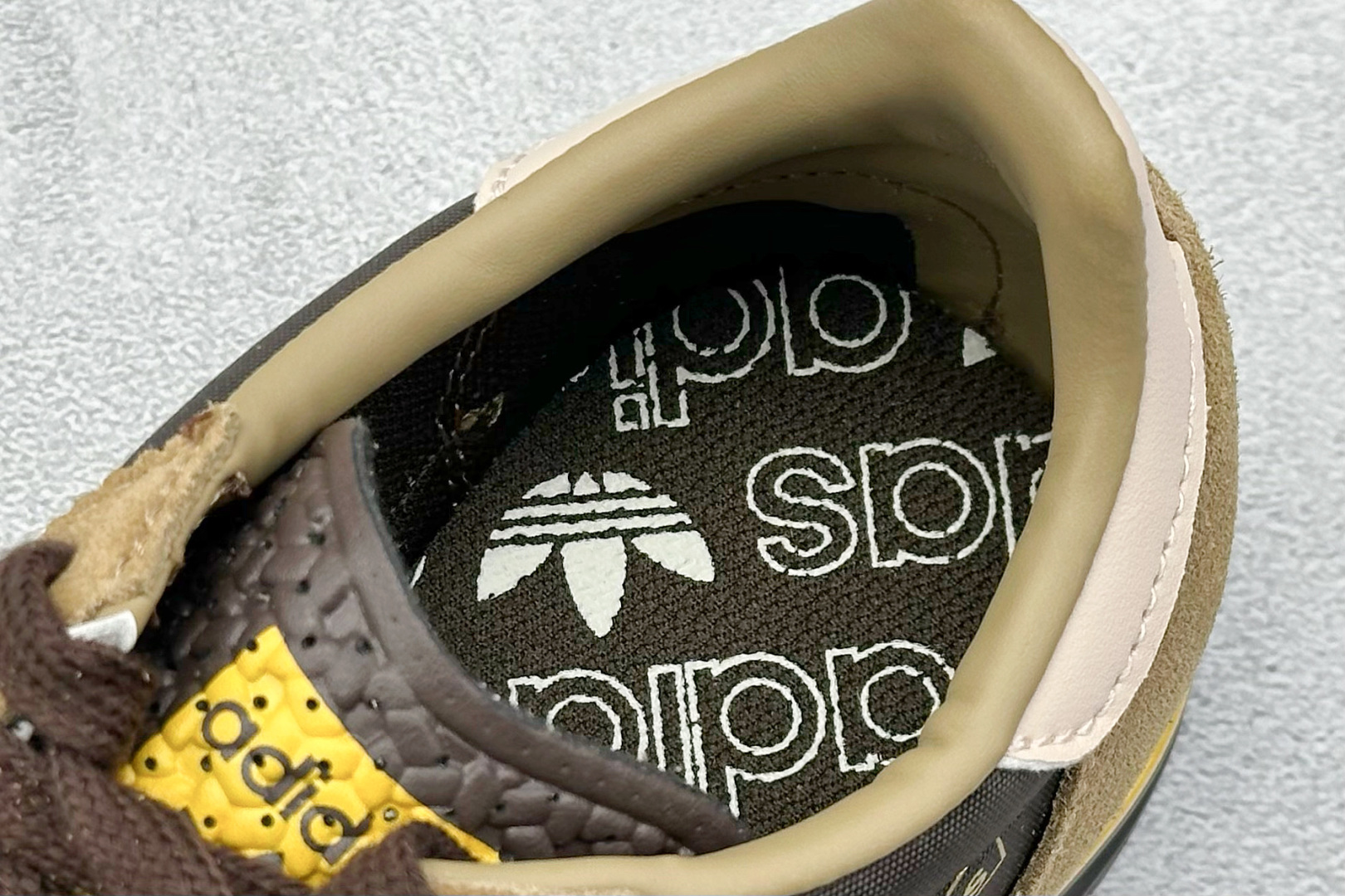 180 AD Original SL 72 RS 经典复古轻便休闲运动慢跑鞋 IG4645