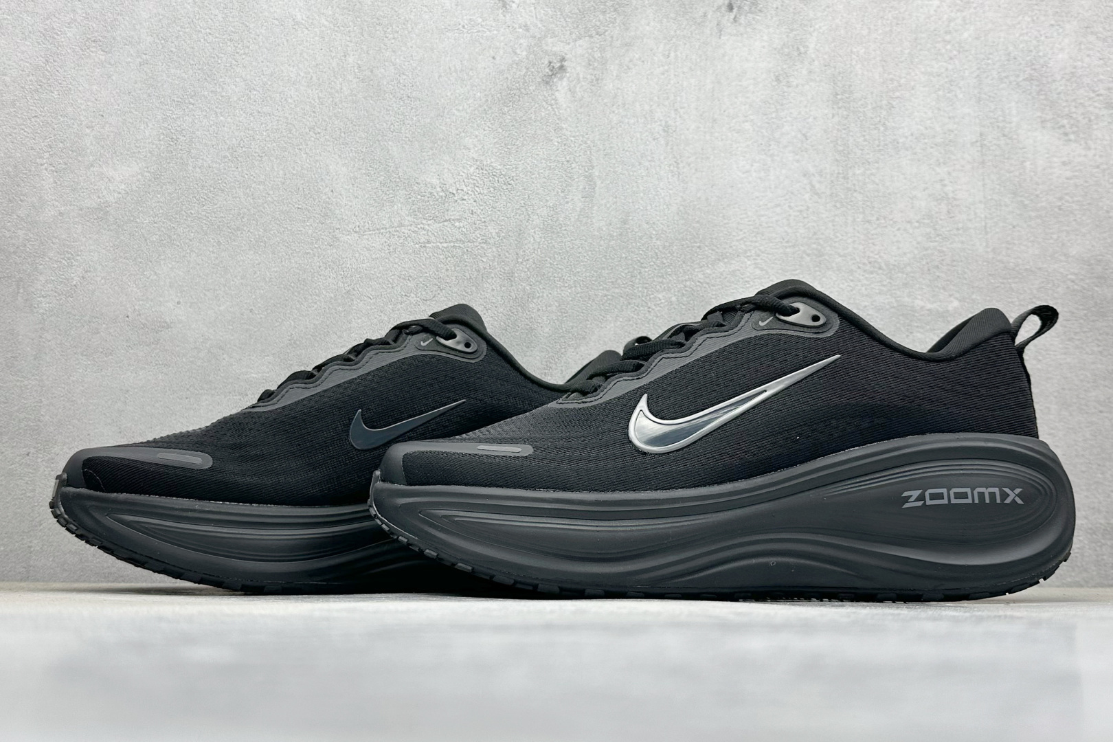 210 Nike VOMERO PLUS 轻盈跑鞋 版本 舒适百搭防滑耐磨 低帮 休闲跑步鞋 HV8150-003-Chinese UA Cheap High Quatity Brand Clothes Bags handbags Sneakers wholesale wholesaler seller from China Factory suppliers Fashion Clothing Shoes best Quality Beautiful Price 210 Nike VOMERO PLUS 轻盈跑鞋 版本 舒适百搭防滑耐磨 低帮 休闲跑步鞋 HV8150-003