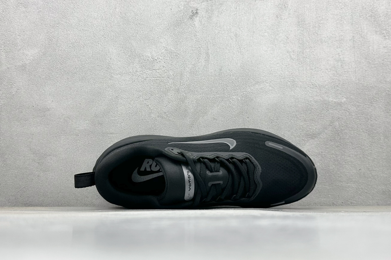 210 Nike VOMERO PLUS 轻盈跑鞋 版本 舒适百搭防滑耐磨 低帮 休闲跑步鞋 HV8150-003-Chinese UA Cheap High Quatity Brand Clothes Bags handbags Sneakers wholesale wholesaler seller from China Factory suppliers Fashion Clothing Shoes best Quality Beautiful Price 210 Nike VOMERO PLUS 轻盈跑鞋 版本 舒适百搭防滑耐磨 低帮 休闲跑步鞋 HV8150-003