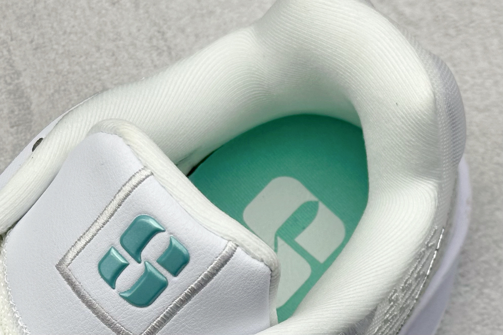 290 纯原Nk Sabrina 2 ”Court Vision” 萨布丽娜·约内斯库 签名款 实战系列篮球鞋 FZ1517-101-Chinese UA Cheap High Quatity Brand Clothes Bags handbags Sneakers wholesale wholesaler seller from China Factory suppliers Fashion Clothing Shoes best Quality Beautiful Price 290 纯原Nk Sabrina 2 ”Court Vision” 萨布丽娜·约内斯库 签名款 实战系列篮球鞋 FZ1517-101