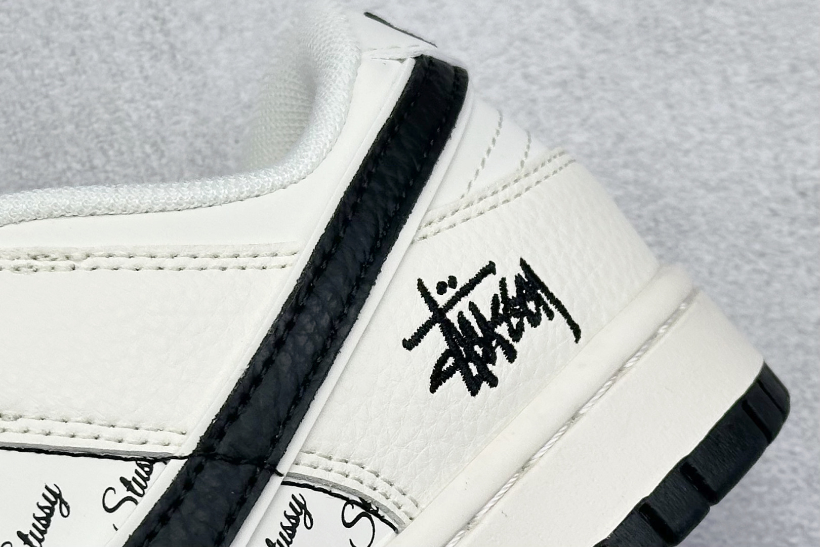 280 Nike Air Dunk LOW 1“斯图西联名——经典米黑勾” JP1628-023