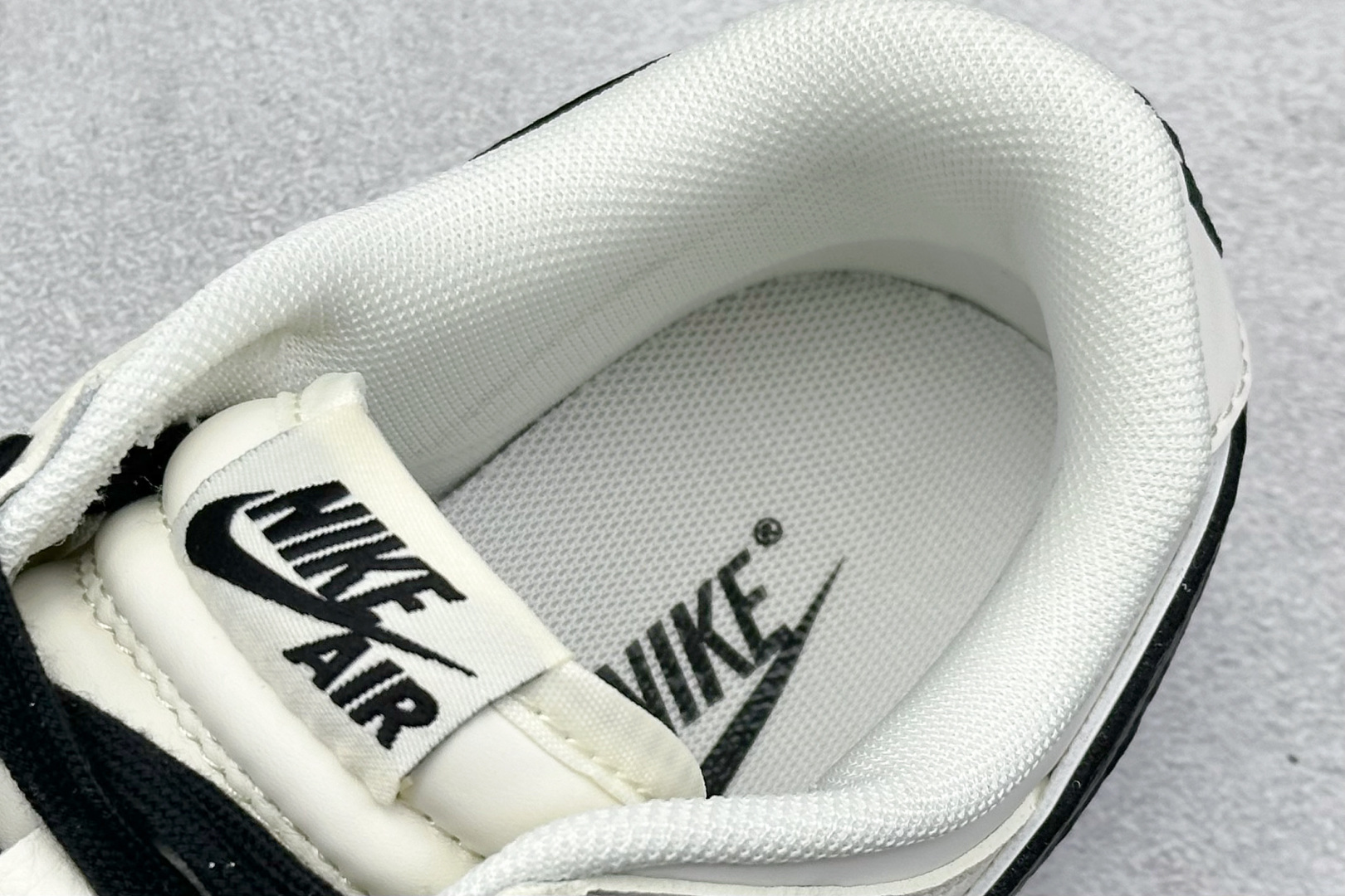 280 Nike Air Dunk LOW 1“斯图西联名——经典米黑勾” JP1628-023