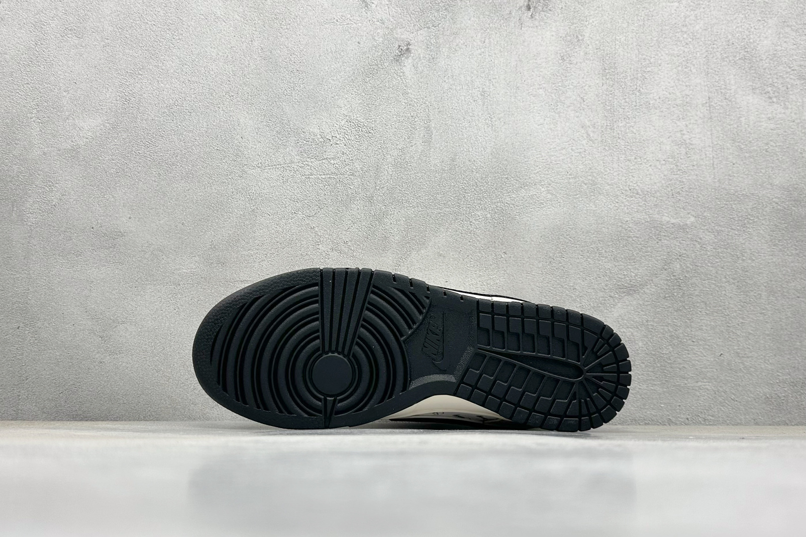 280 Nike Air Dunk LOW 1“斯图西联名——经典米黑勾” JP1628-023