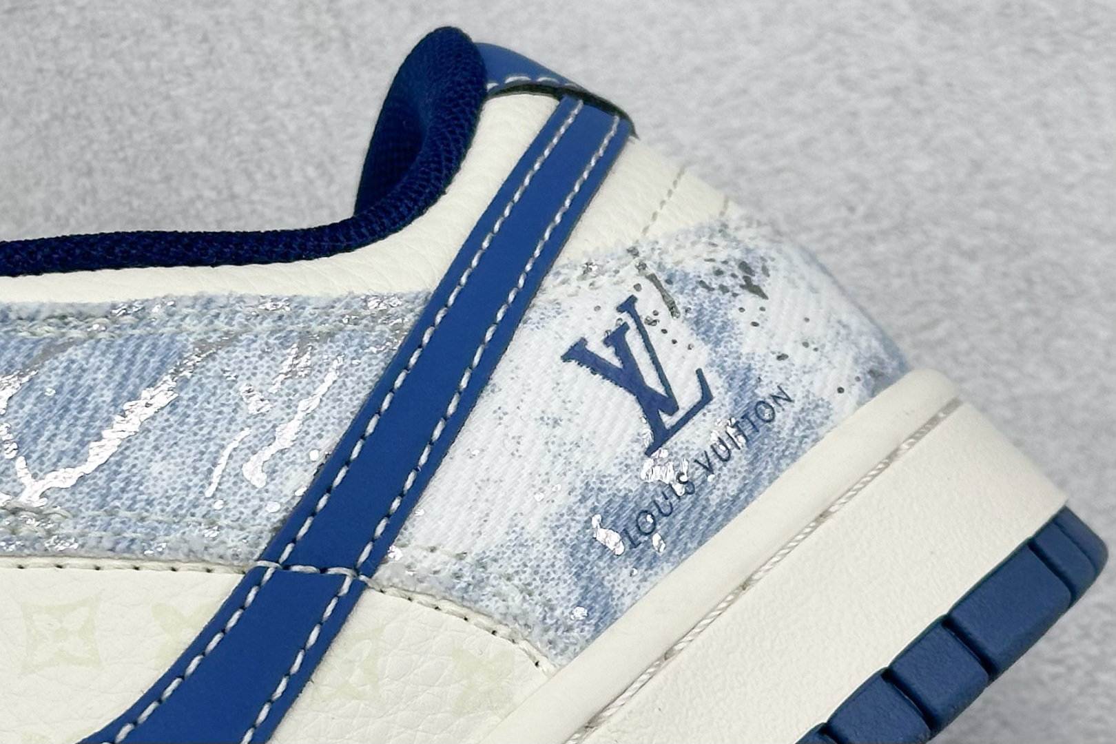 280 Nike Air Dunk LOW 1“LV联名——牛仔夜幕蓝 ” 经典牛仔蓝搭配 满天星鞋带 JP1628-019