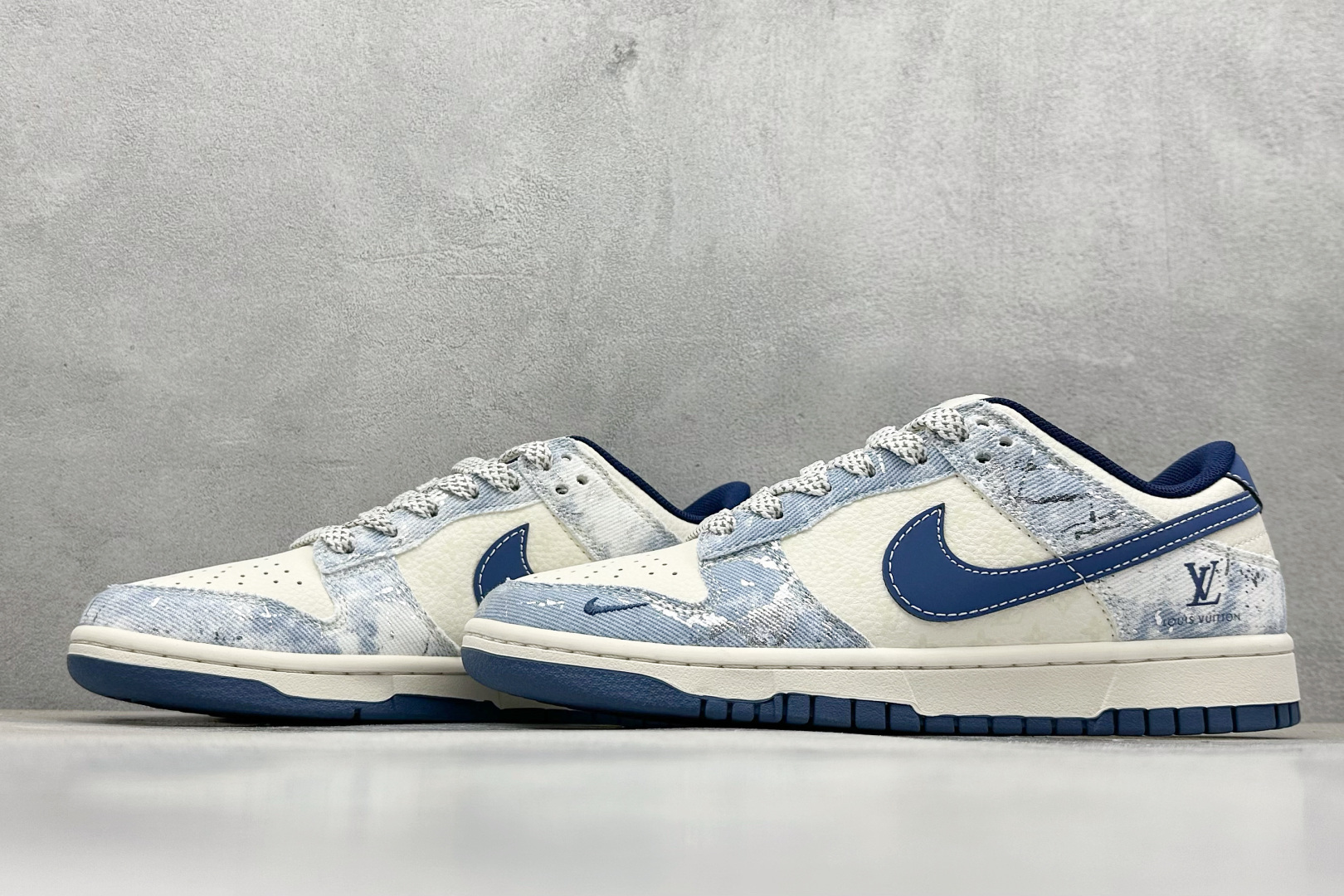 280 Nike Air Dunk LOW 1“LV联名——牛仔夜幕蓝 ” 经典牛仔蓝搭配 满天星鞋带 JP1628-019