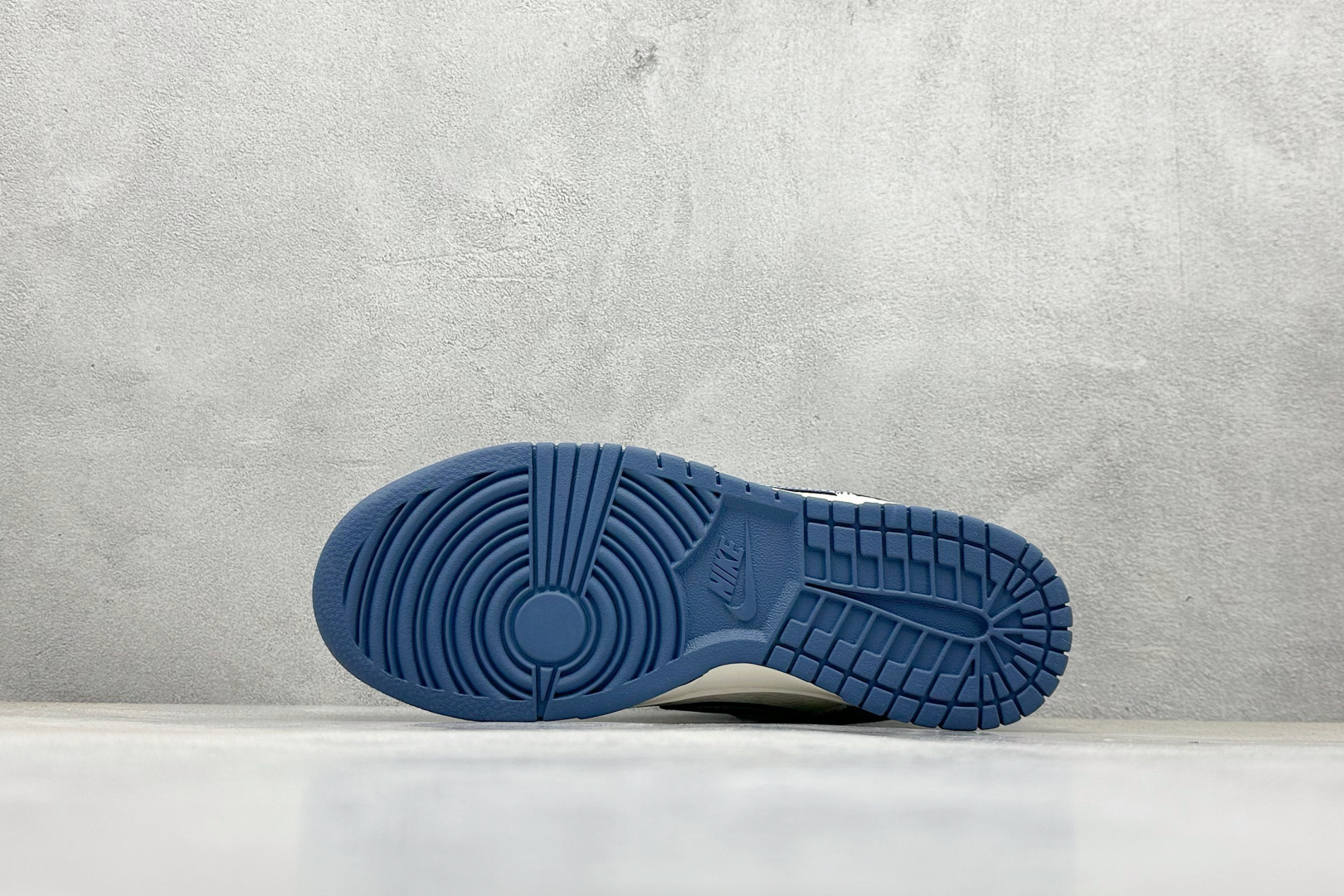 280 Nike Air Dunk LOW 1“LV联名——牛仔夜幕蓝 ” 经典牛仔蓝搭配 满天星鞋带 JP1628-019