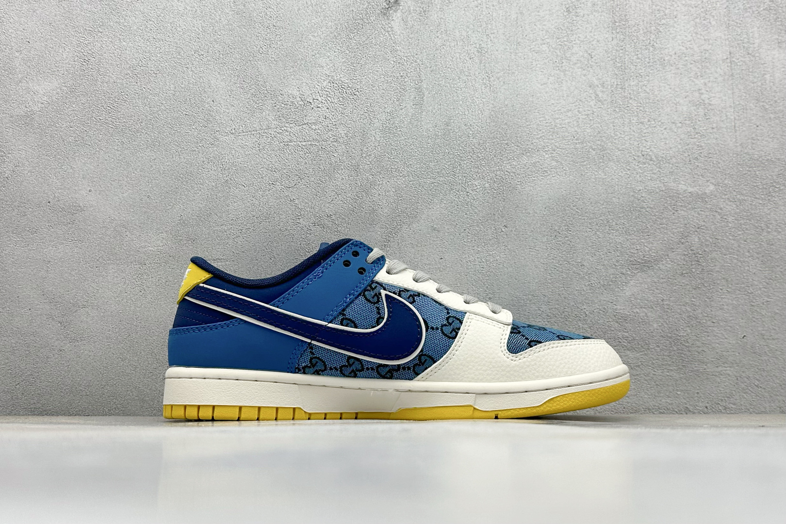 260 Nike SB Dunk Low x GUCCI 白蓝小勾 XD1588-215-Chinese UA Cheap High Quatity Brand Clothes Bags handbags Sneakers wholesale wholesaler seller from China Factory suppliers Fashion Clothing Shoes best Quality Beautiful Price 260 Nike SB Dunk Low x GUCCI 白蓝小勾 XD1588-215