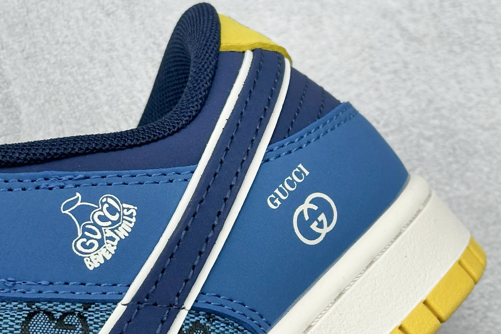 260 Nike SB Dunk Low x GUCCI 白蓝小勾 XD1588-215-Chinese UA Cheap High Quatity Brand Clothes Bags handbags Sneakers wholesale wholesaler seller from China Factory suppliers Fashion Clothing Shoes best Quality Beautiful Price 260 Nike SB Dunk Low x GUCCI 白蓝小勾 XD1588-215