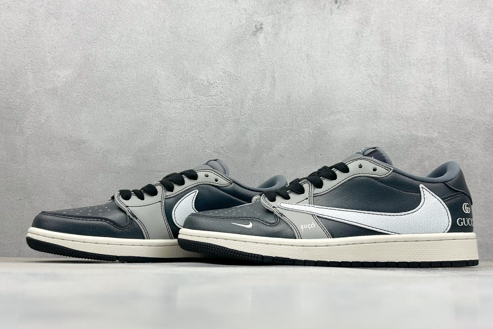 260 Travis Scott x Nike Air Jordan 1 Low x GUCCI Air Jordan 1 Low 反转黑灰小勾倒钩 XD0798-304-Chinese UA Cheap High Quatity Brand Clothes Bags handbags Sneakers wholesale wholesaler seller from China Factory suppliers Fashion Clothing Shoes best Quality Beautiful Price 260 Travis Scott x Nike Air Jordan 1 Low x GUCCI Air Jordan 1 Low 反转黑灰小勾倒钩 XD0798-304