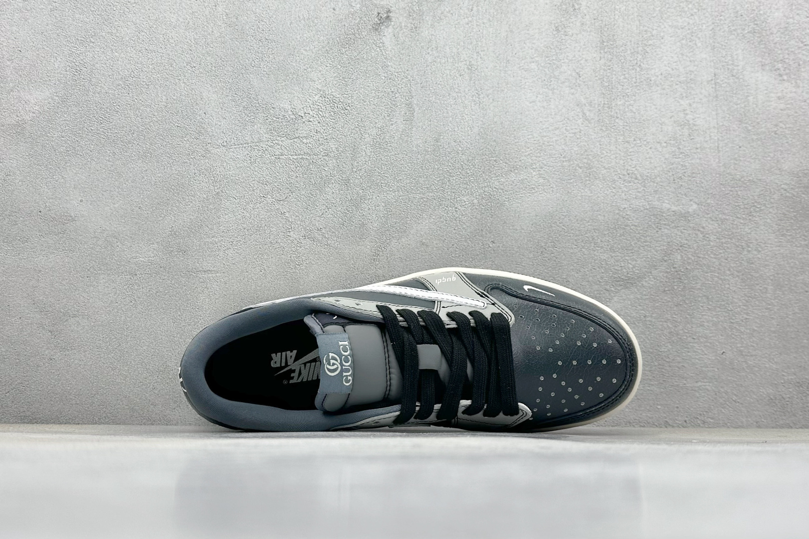 260 Travis Scott x Nike Air Jordan 1 Low x GUCCI Air Jordan 1 Low 反转黑灰小勾倒钩 XD0798-304-Chinese UA Cheap High Quatity Brand Clothes Bags handbags Sneakers wholesale wholesaler seller from China Factory suppliers Fashion Clothing Shoes best Quality Beautiful Price 260 Travis Scott x Nike Air Jordan 1 Low x GUCCI Air Jordan 1 Low 反转黑灰小勾倒钩 XD0798-304