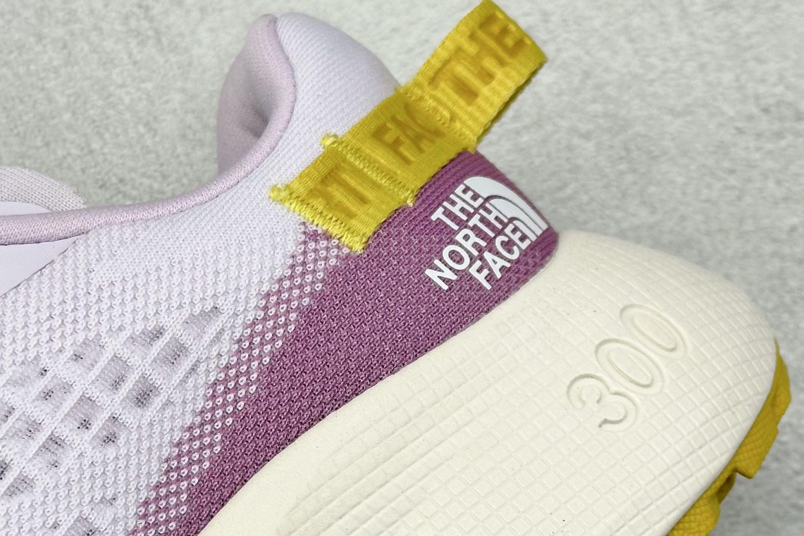 220 北面/The North Face Altamesa 300 阿尔塔梅萨300系列仿泼水 低帮徒步户外风登山休闲运动鞋 NF0A8A9SV61-060-Chinese UA Cheap High Quatity Brand Clothes Bags handbags Sneakers wholesale wholesaler seller from China Factory suppliers Fashion Clothing Shoes best Quality Beautiful Price 220 北面/The North Face Altamesa 300 阿尔塔梅萨300系列仿泼水 低帮徒步户外风登山休闲运动鞋 NF0A8A9SV61-060