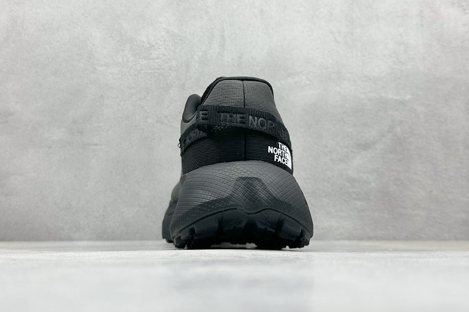 220 北面/The North Face Altamesa 300 阿尔塔梅萨300系列仿泼水 低帮徒步户外风登山休闲运动鞋 NF0A8A9RMN8-085