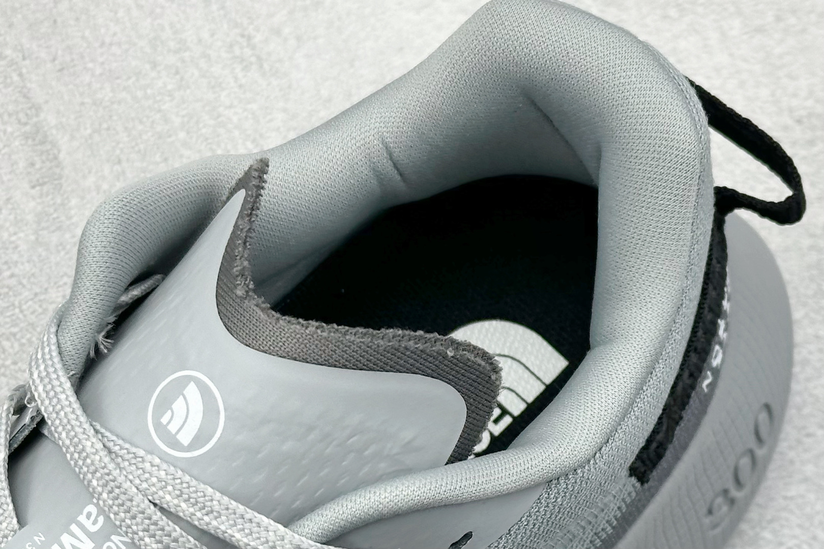 220 北面/The North Face Altamesa 300 阿尔塔梅萨300系列仿泼水 低帮徒步户外风登山休闲运动鞋 NF0A8A9RRO5-090