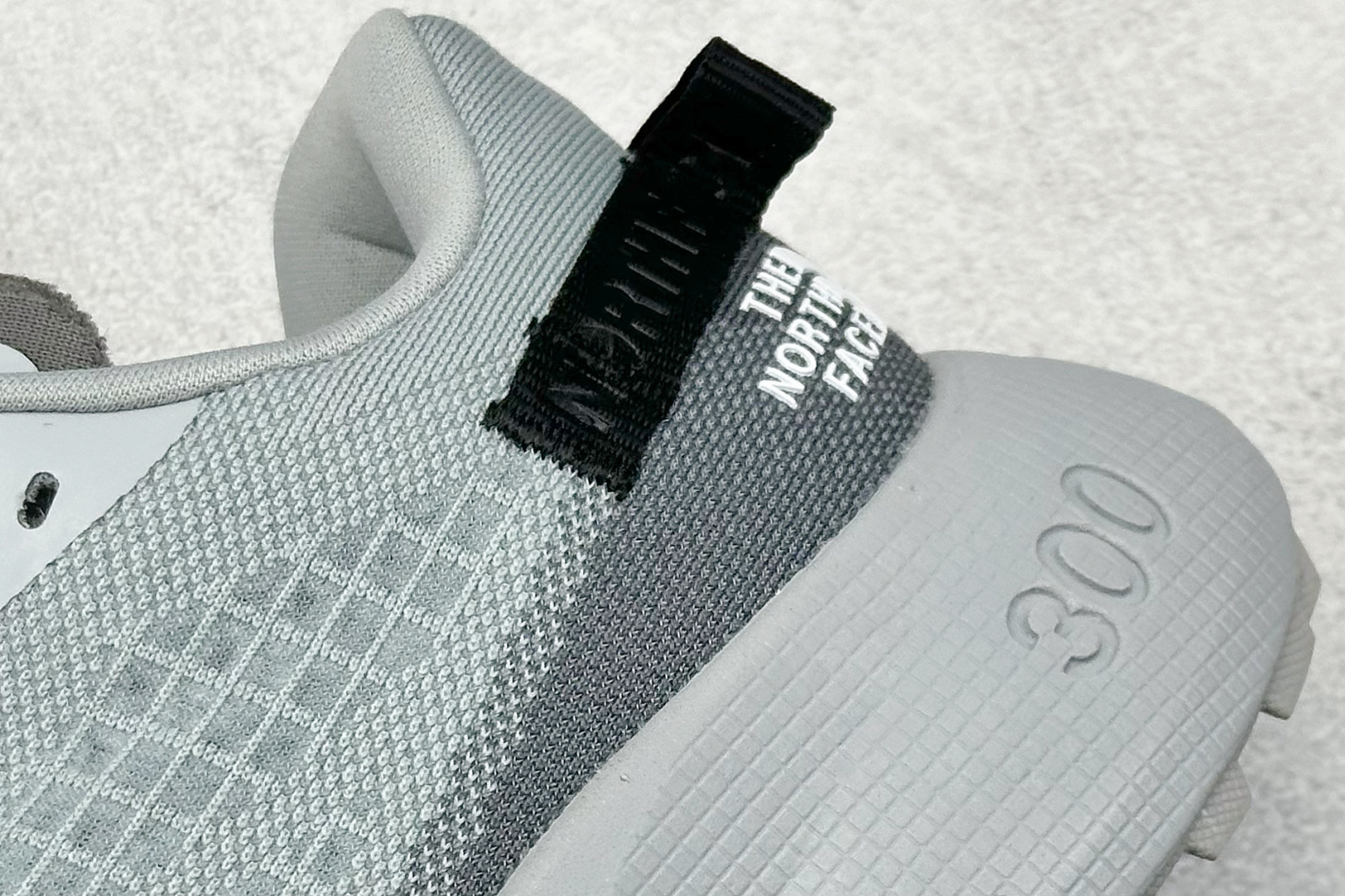 220 北面/The North Face Altamesa 300 阿尔塔梅萨300系列仿泼水 低帮徒步户外风登山休闲运动鞋 NF0A8A9RRO5-090