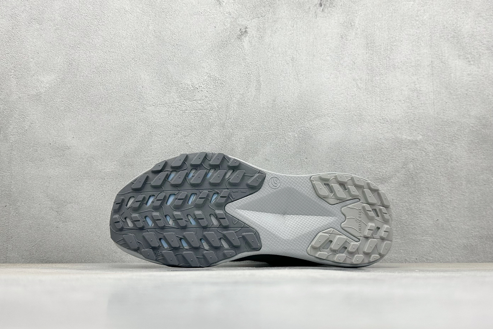 220 北面/The North Face Altamesa 300 阿尔塔梅萨300系列仿泼水 低帮徒步户外风登山休闲运动鞋 NF0A8A9RRO5-090