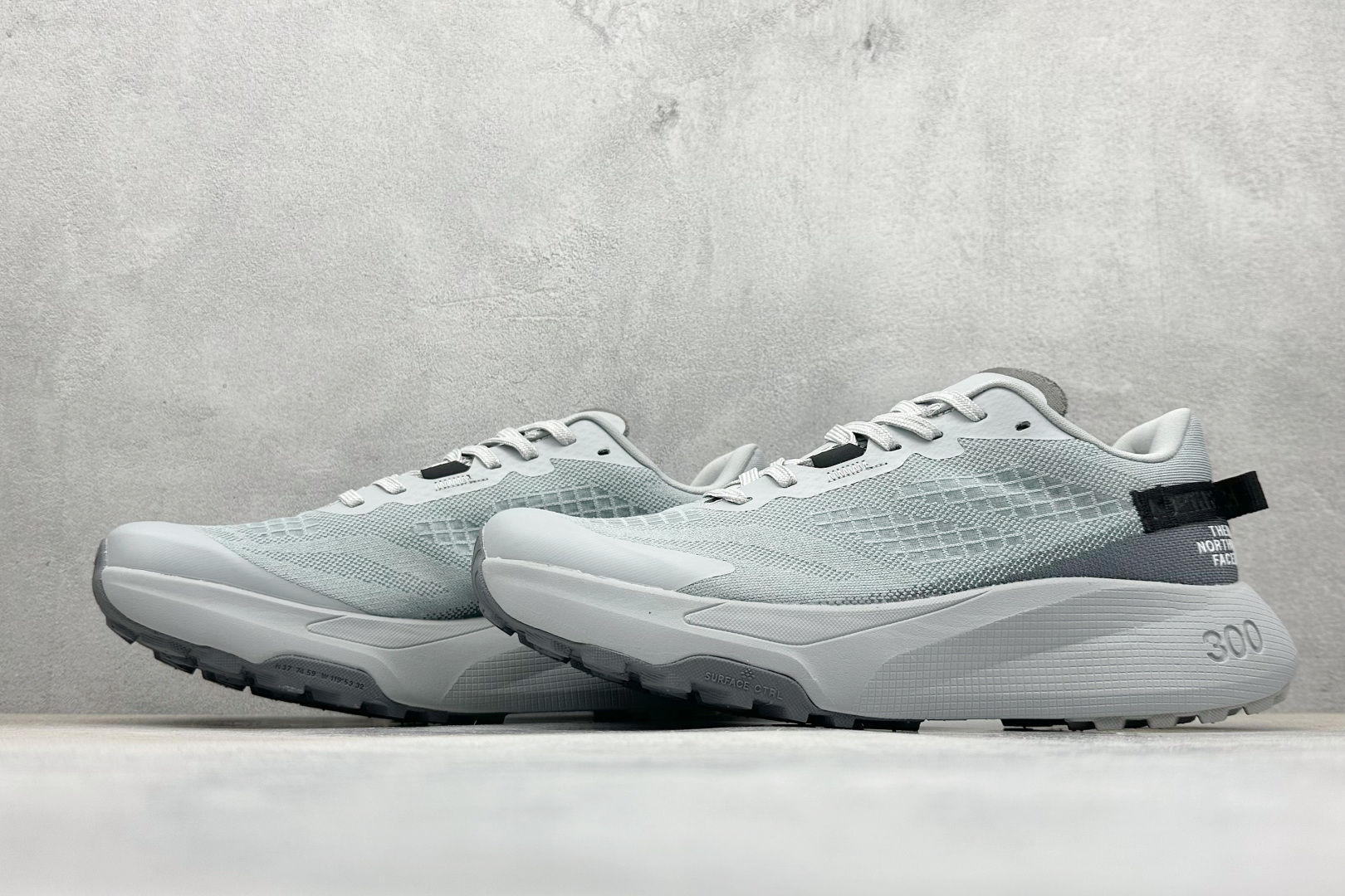 220 北面/The North Face Altamesa 300 阿尔塔梅萨300系列仿泼水 低帮徒步户外风登山休闲运动鞋 NF0A8A9RRO5-090