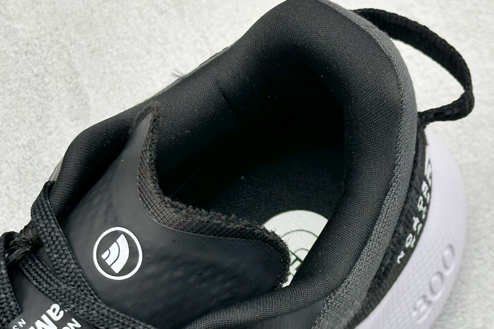 220 北面/The North Face Altamesa 300 阿尔塔梅萨300系列仿泼水 低帮徒步户外风登山休闲运动鞋 NF0A8A9RMN9-085-Chinese UA Cheap High Quatity Brand Clothes Bags handbags Sneakers wholesale wholesaler seller from China Factory suppliers Fashion Clothing Shoes best Quality Beautiful Price 220 北面/The North Face Altamesa 300 阿尔塔梅萨300系列仿泼水 低帮徒步户外风登山休闲运动鞋 NF0A8A9RMN9-085