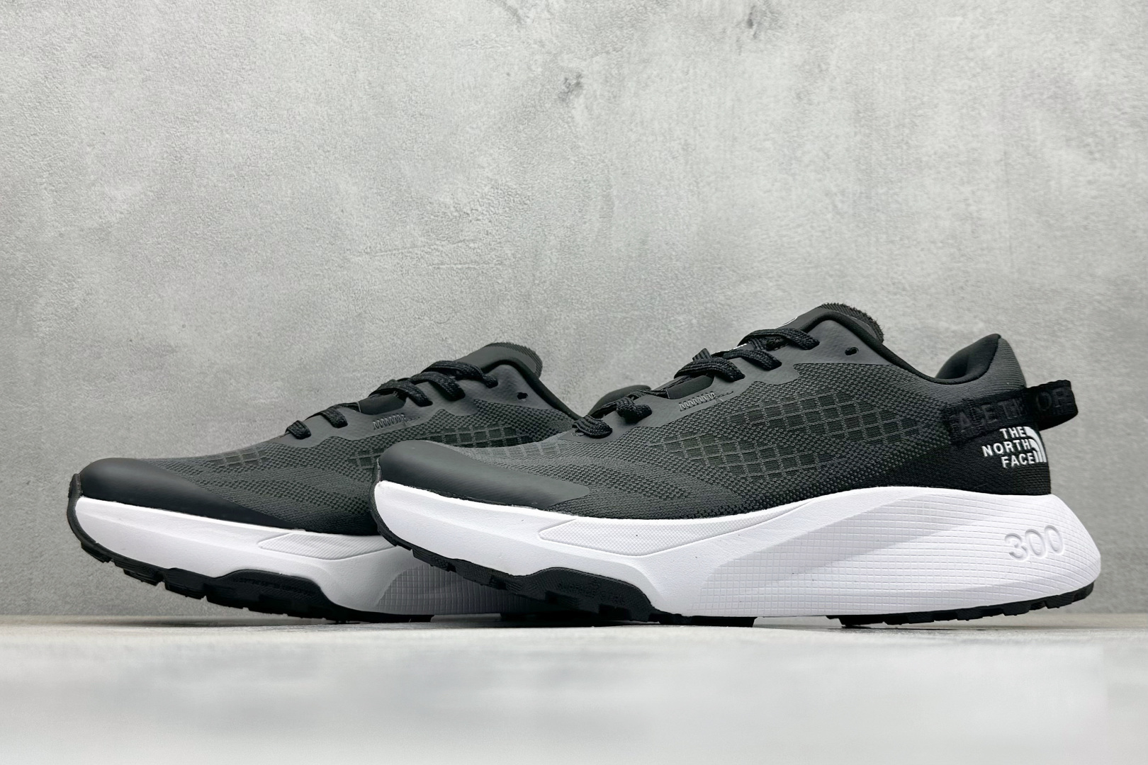 220 北面/The North Face Altamesa 300 阿尔塔梅萨300系列仿泼水 低帮徒步户外风登山休闲运动鞋 NF0A8A9RMN9-085-Chinese UA Cheap High Quatity Brand Clothes Bags handbags Sneakers wholesale wholesaler seller from China Factory suppliers Fashion Clothing Shoes best Quality Beautiful Price 220 北面/The North Face Altamesa 300 阿尔塔梅萨300系列仿泼水 低帮徒步户外风登山休闲运动鞋 NF0A8A9RMN9-085