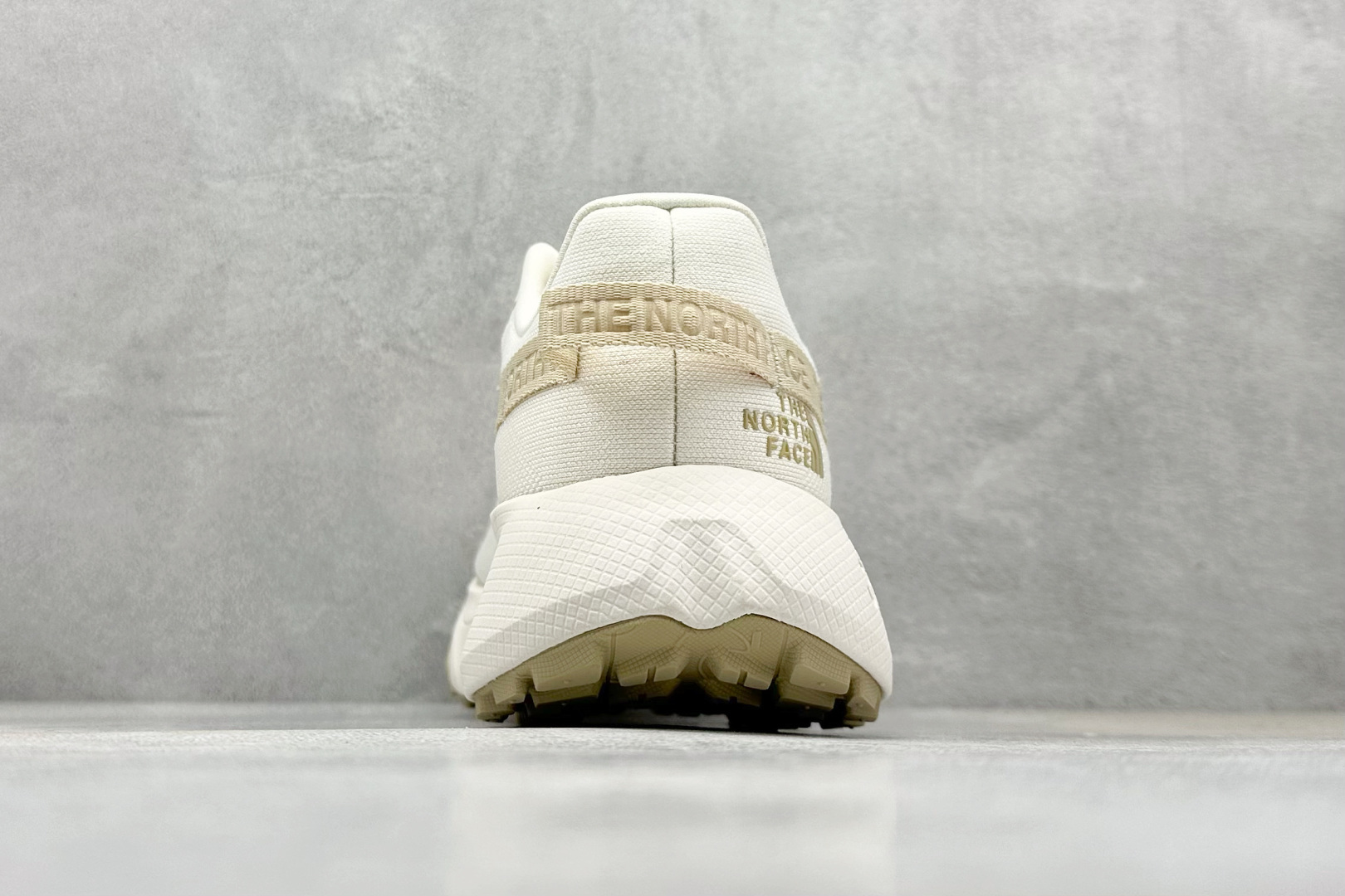 220 北面/The North Face Altamesa 300 阿尔塔梅萨300系列仿泼水 低帮徒步户外风登山休闲运动鞋 NF0A8A9RWID-085