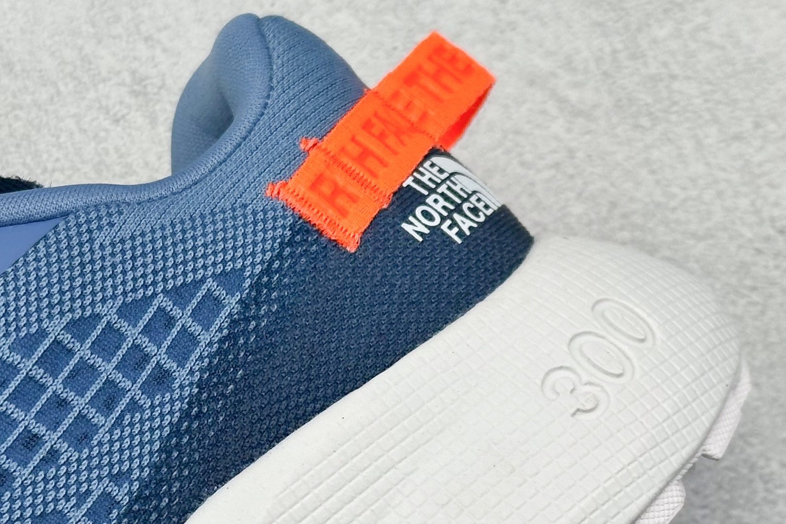 220 北面/The North Face Altamesa 300 阿尔塔梅萨300系列仿泼水 低帮徒步户外风登山休闲运动鞋 NF0A8A9RV71-140