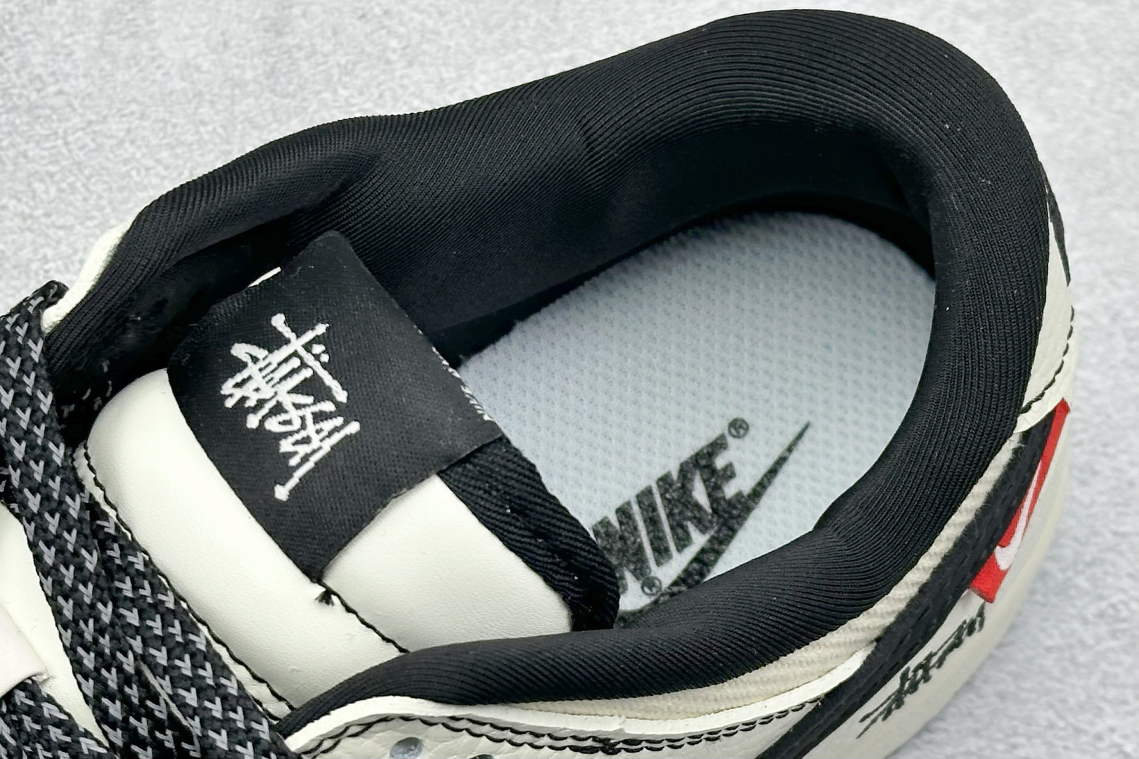 280 SC版Nike SB Dunk Low 斯图西联名 黑白织布 周年高端定制 低帮休闲板鞋 SC9207-425-Chinese UA Cheap High Quatity Brand Clothes Bags handbags Sneakers wholesale wholesaler seller from China Factory suppliers Fashion Clothing Shoes best Quality Beautiful Price 280 SC版Nike SB Dunk Low 斯图西联名 黑白织布 周年高端定制 低帮休闲板鞋 SC9207-425