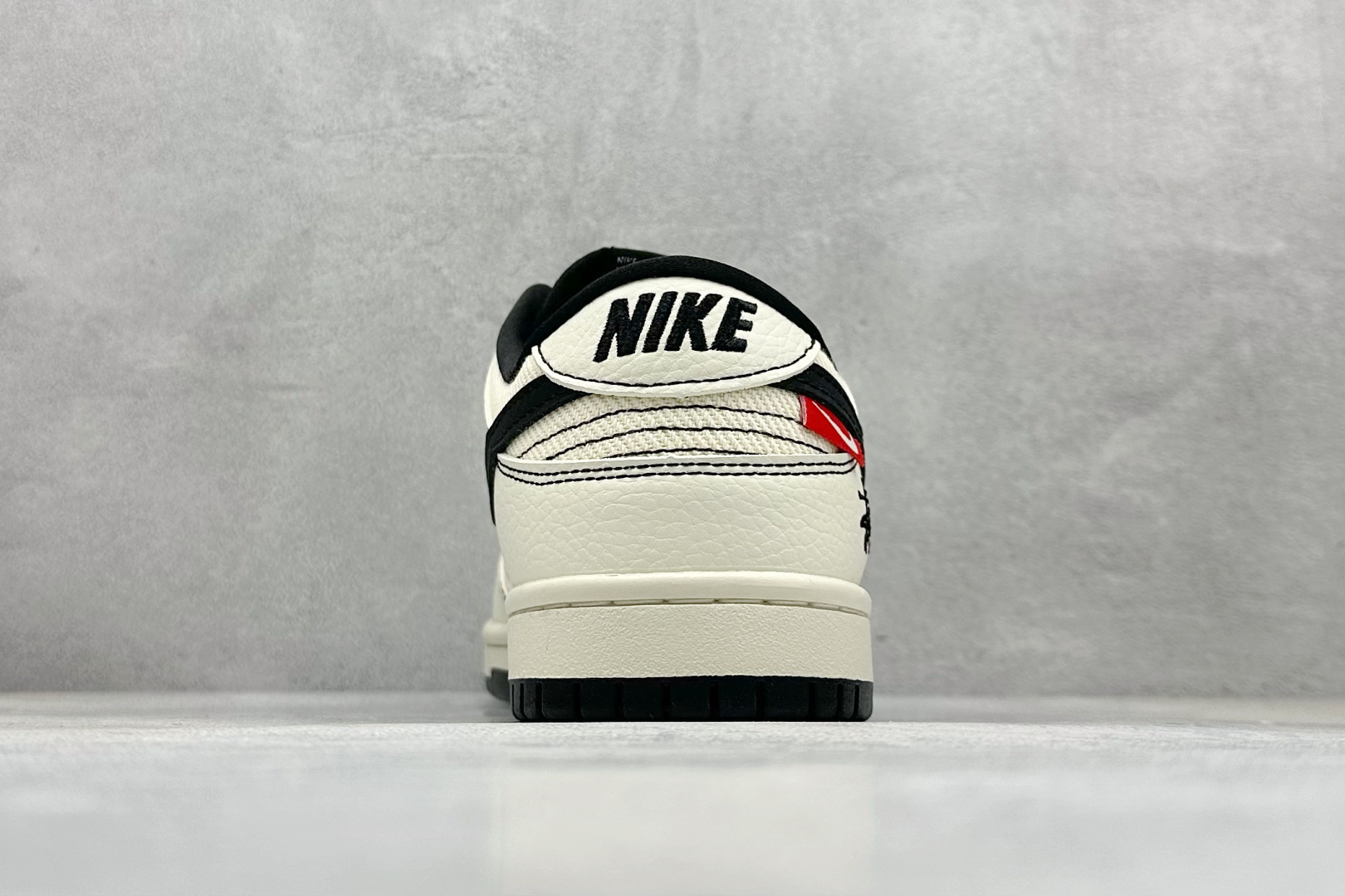 280 SC版Nike SB Dunk Low 斯图西联名 黑白织布 周年高端定制 低帮休闲板鞋 SC9207-425-Chinese UA Cheap High Quatity Brand Clothes Bags handbags Sneakers wholesale wholesaler seller from China Factory suppliers Fashion Clothing Shoes best Quality Beautiful Price 280 SC版Nike SB Dunk Low 斯图西联名 黑白织布 周年高端定制 低帮休闲板鞋 SC9207-425