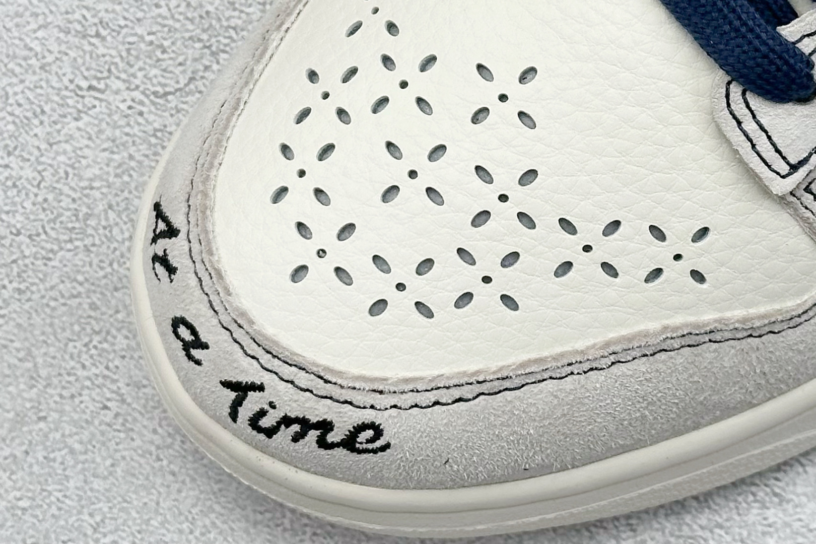 220 XC版Nike SB Dunk Low x Supreme x Stussy 米蓝双小钩 MM1089-032-Chinese UA Cheap High Quatity Brand Clothes Bags handbags Sneakers wholesale wholesaler seller from China Factory suppliers Fashion Clothing Shoes best Quality Beautiful Price 220 XC版Nike SB Dunk Low x Supreme x Stussy 米蓝双小钩 MM1089-032