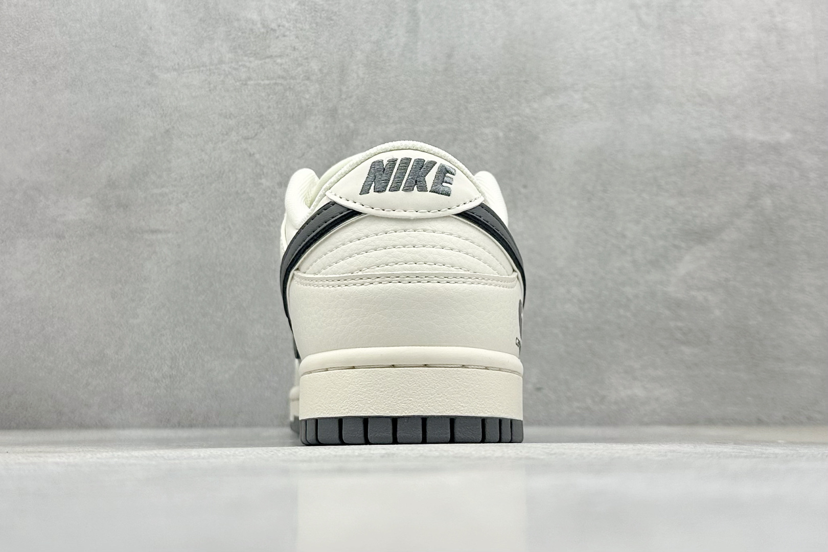 220 XC版Nike SB Dunk Low x Carhartt 米灰三钩 SJ1089-006-Chinese UA Cheap High Quatity Brand Clothes Bags handbags Sneakers wholesale wholesaler seller from China Factory suppliers Fashion Clothing Shoes best Quality Beautiful Price 220 XC版Nike SB Dunk Low x Carhartt 米灰三钩 SJ1089-006