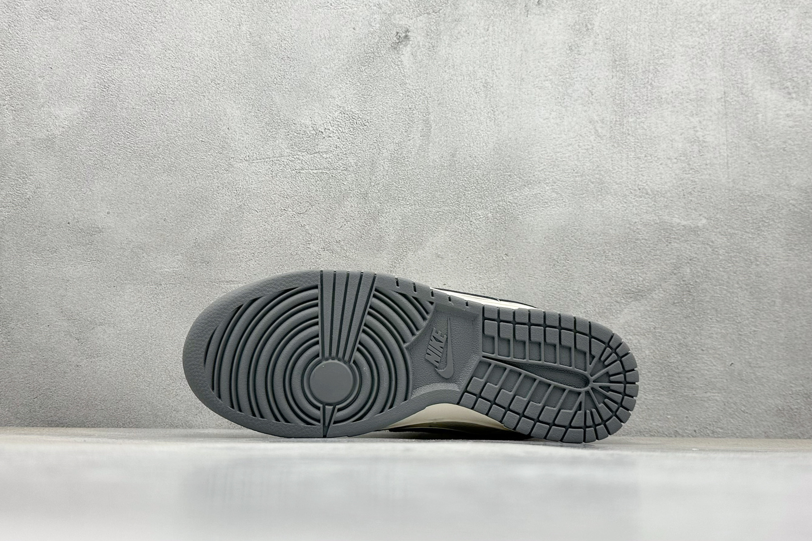 220 XC版Nike SB Dunk Low x Carhartt 米灰三钩 SJ1089-006-Chinese UA Cheap High Quatity Brand Clothes Bags handbags Sneakers wholesale wholesaler seller from China Factory suppliers Fashion Clothing Shoes best Quality Beautiful Price 220 XC版Nike SB Dunk Low x Carhartt 米灰三钩 SJ1089-006