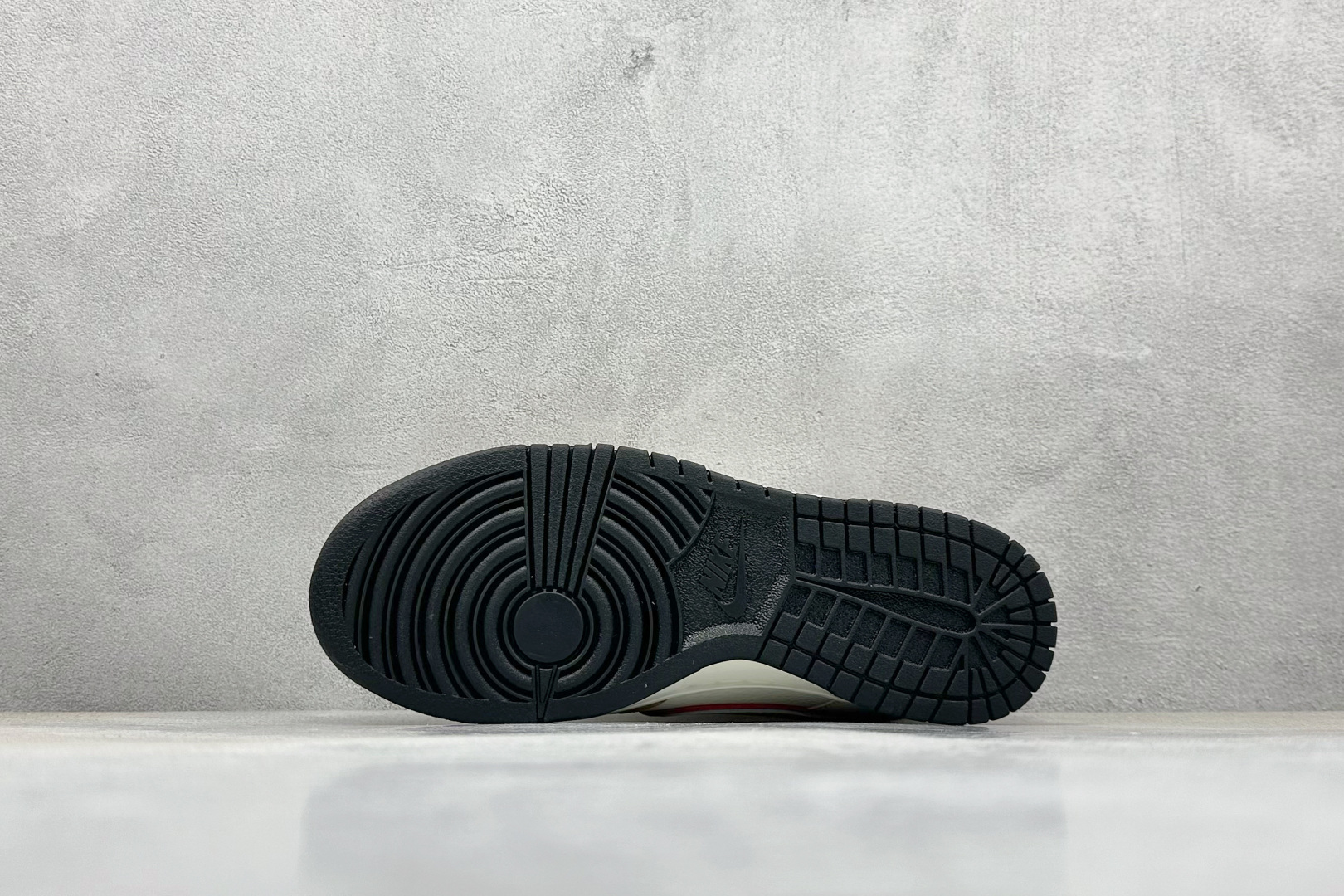 240 XC版Nike SB Dunk Low“纪梵希联名——字幕白勾” 周年高端定制 低帮休闲板鞋 DJ2024-119