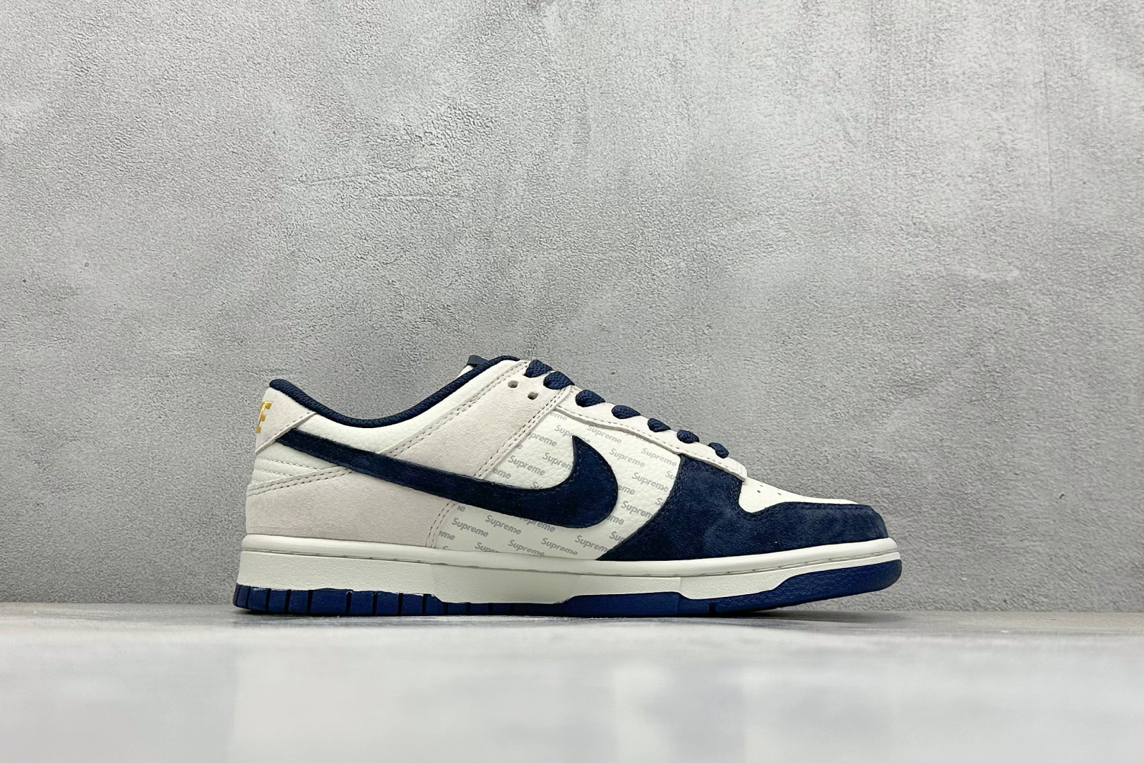 240 XC版Nk SB Dunk Low 北面联名 弹幕藏蓝勾 低帮休闲板鞋 DJ2024-117-Chinese UA Cheap High Quatity Brand Clothes Bags handbags Sneakers wholesale wholesaler seller from China Factory suppliers Fashion Clothing Shoes best Quality Beautiful Price 240 XC版Nk SB Dunk Low 北面联名 弹幕藏蓝勾 低帮休闲板鞋 DJ2024-117