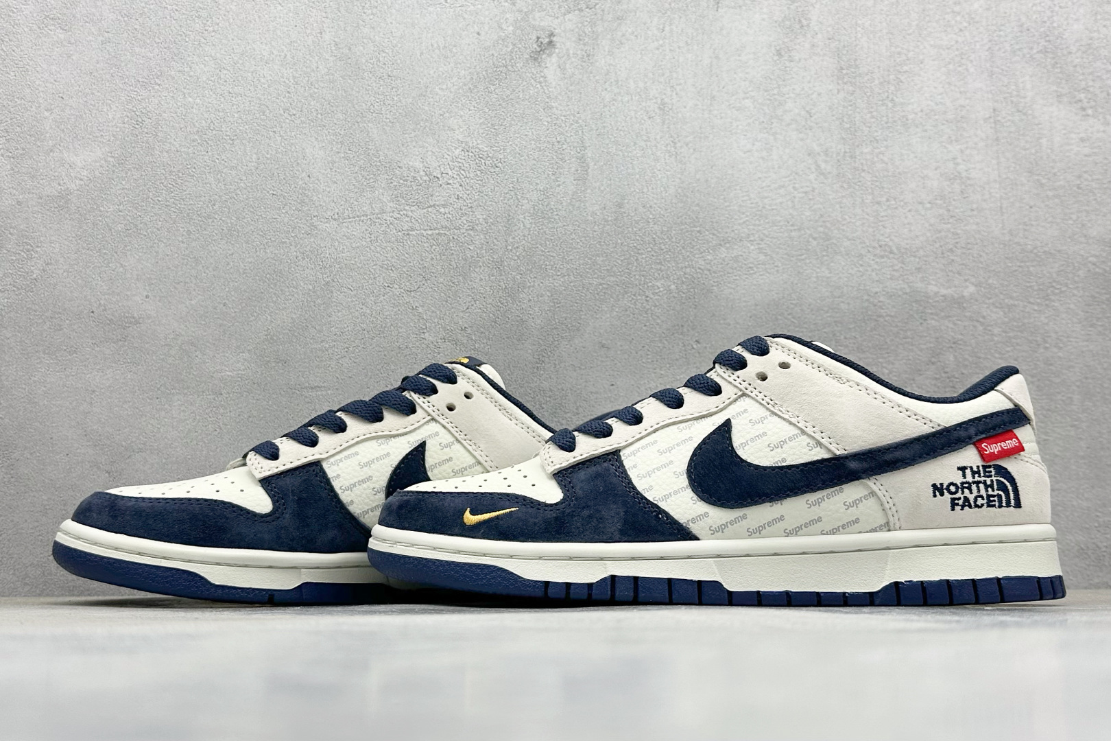 240 XC版Nk SB Dunk Low 北面联名 弹幕藏蓝勾 低帮休闲板鞋 DJ2024-117-Chinese UA Cheap High Quatity Brand Clothes Bags handbags Sneakers wholesale wholesaler seller from China Factory suppliers Fashion Clothing Shoes best Quality Beautiful Price 240 XC版Nk SB Dunk Low 北面联名 弹幕藏蓝勾 低帮休闲板鞋 DJ2024-117