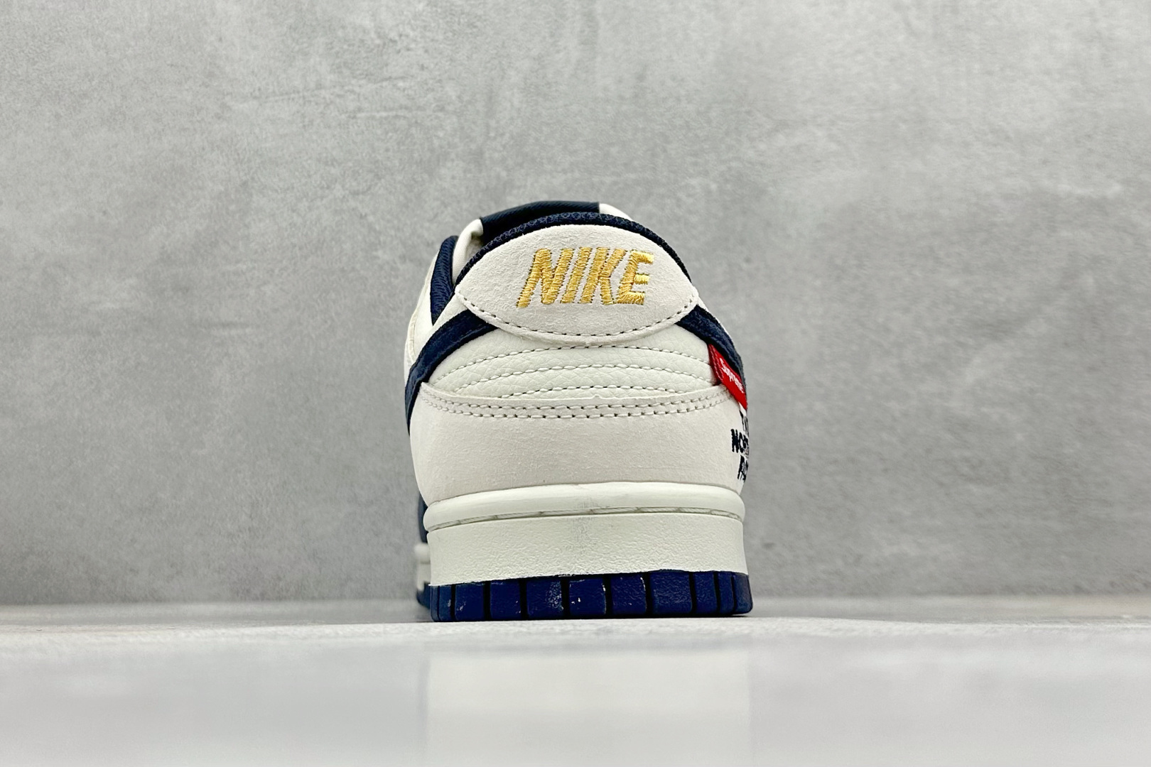 240 XC版Nk SB Dunk Low 北面联名 弹幕藏蓝勾 低帮休闲板鞋 DJ2024-117-Chinese UA Cheap High Quatity Brand Clothes Bags handbags Sneakers wholesale wholesaler seller from China Factory suppliers Fashion Clothing Shoes best Quality Beautiful Price 240 XC版Nk SB Dunk Low 北面联名 弹幕藏蓝勾 低帮休闲板鞋 DJ2024-117