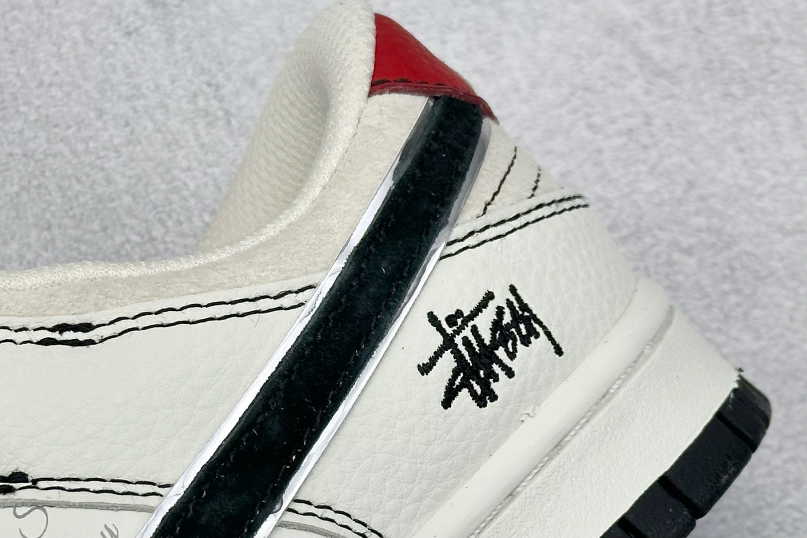 240 XC版Nike SB Dunk Low x Stussy 白黑红 DJ2024-115