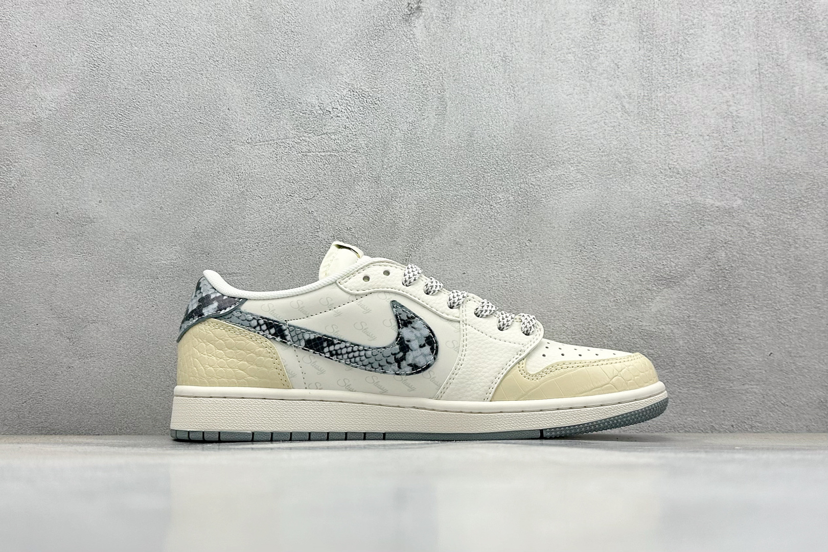 280 XC版Travis Scott x Fragment Design x Air Jordan 1 Low OG SP AJ1 乔1 斯图西联名 灰黄蛇纹 低帮文化休闲板鞋 XS7089-621