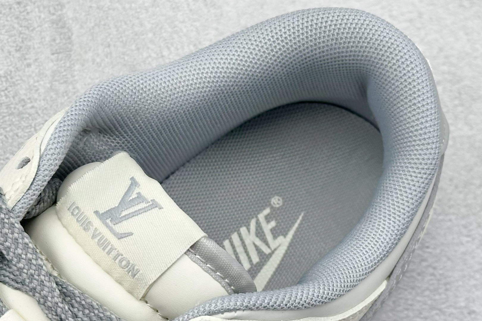 280 Nike Air Dunk LOW 1“LV联名——牛仔蓝灰勾 ” 经典牛仔蓝搭配 满天星鞋带 JP1628-018-Chinese  UA Cheap High Quatity Brand  Clothes Bags handbags Sneakers wholesale wholesaler seller from China Factory suppliers Fashion Clothing  Shoes best Quality Beautiful Price  280 Nike Air Dunk LOW 1“LV联名——牛仔蓝灰勾 ” 经典牛仔蓝搭配 满天星鞋带 JP1628-018